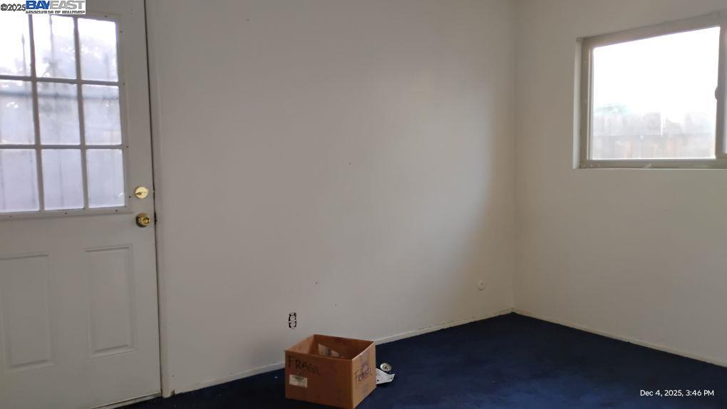 Detail Gallery Image 8 of 16 For 3284 E Pine Ave, Fresno,  CA 93703 - 3 Beds | 1 Baths