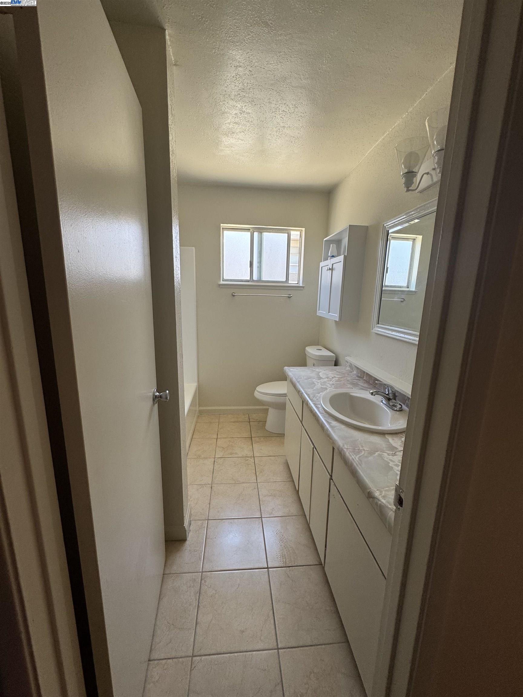 Detail Gallery Image 9 of 10 For 2389 3rd. Street, Livermore,  CA 94550 - 2 Beds | 1 Baths