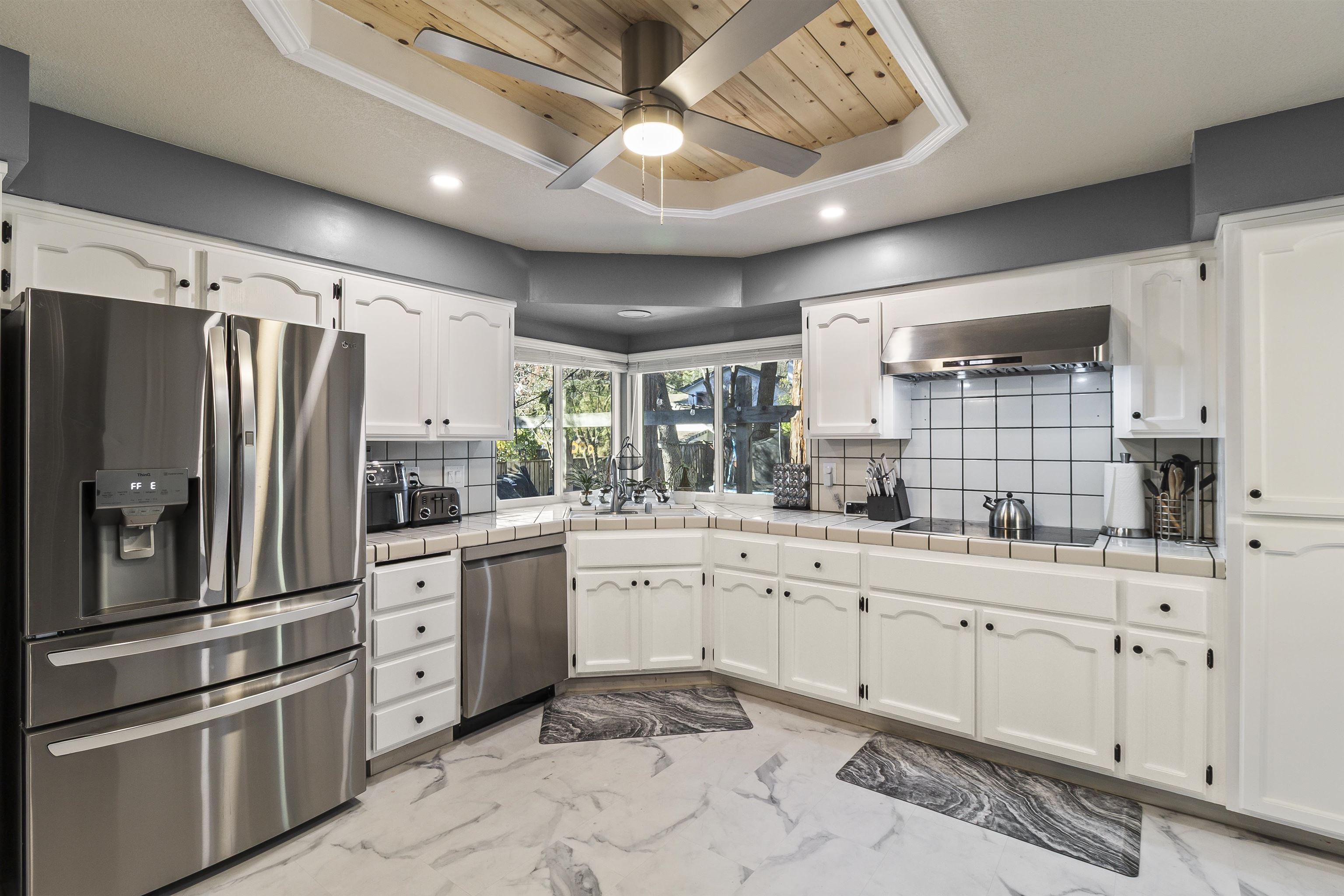 Detail Gallery Image 13 of 52 For 415 Oakwood Cir, Fairfield,  CA 94534 - 4 Beds | 2/1 Baths