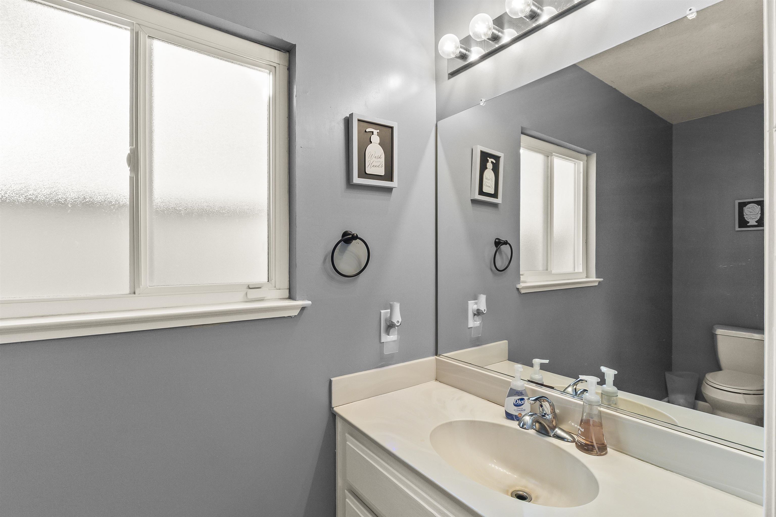 Detail Gallery Image 23 of 52 For 415 Oakwood Cir, Fairfield,  CA 94534 - 4 Beds | 2/1 Baths