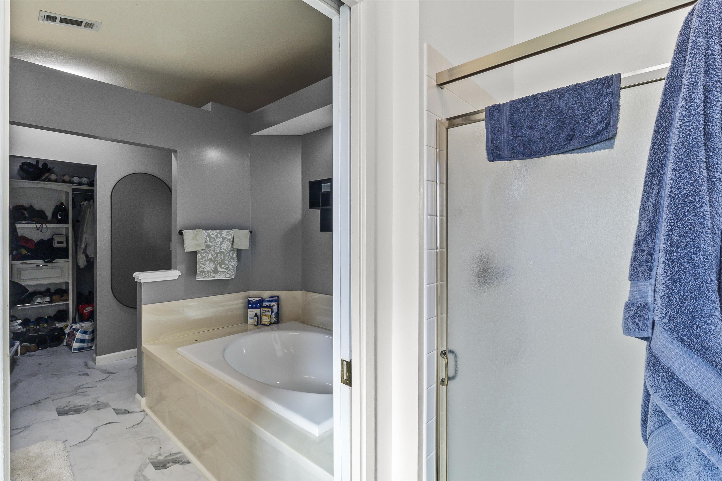 Detail Gallery Image 32 of 52 For 415 Oakwood Cir, Fairfield,  CA 94534 - 4 Beds | 2/1 Baths