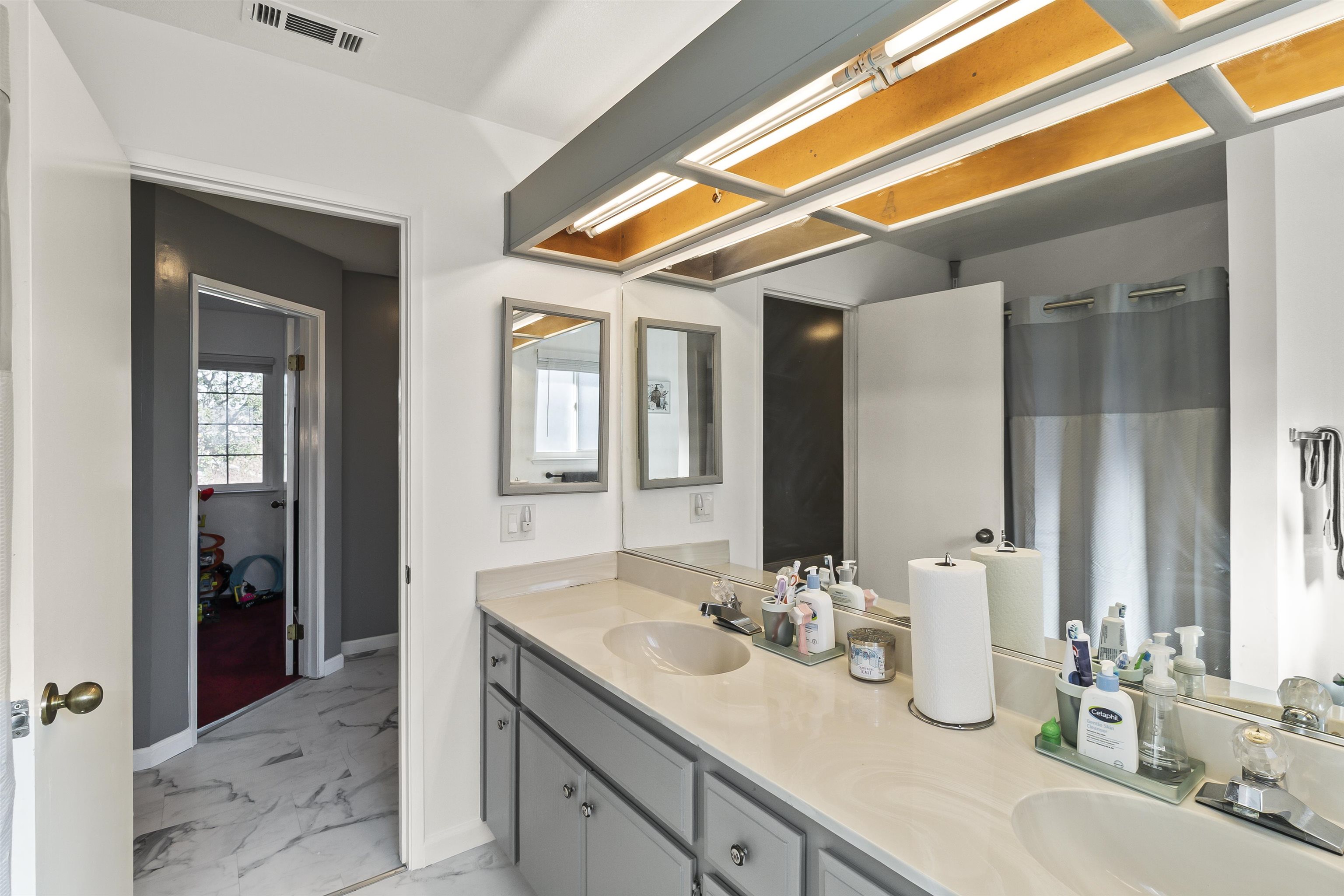 Detail Gallery Image 41 of 52 For 415 Oakwood Cir, Fairfield,  CA 94534 - 4 Beds | 2/1 Baths