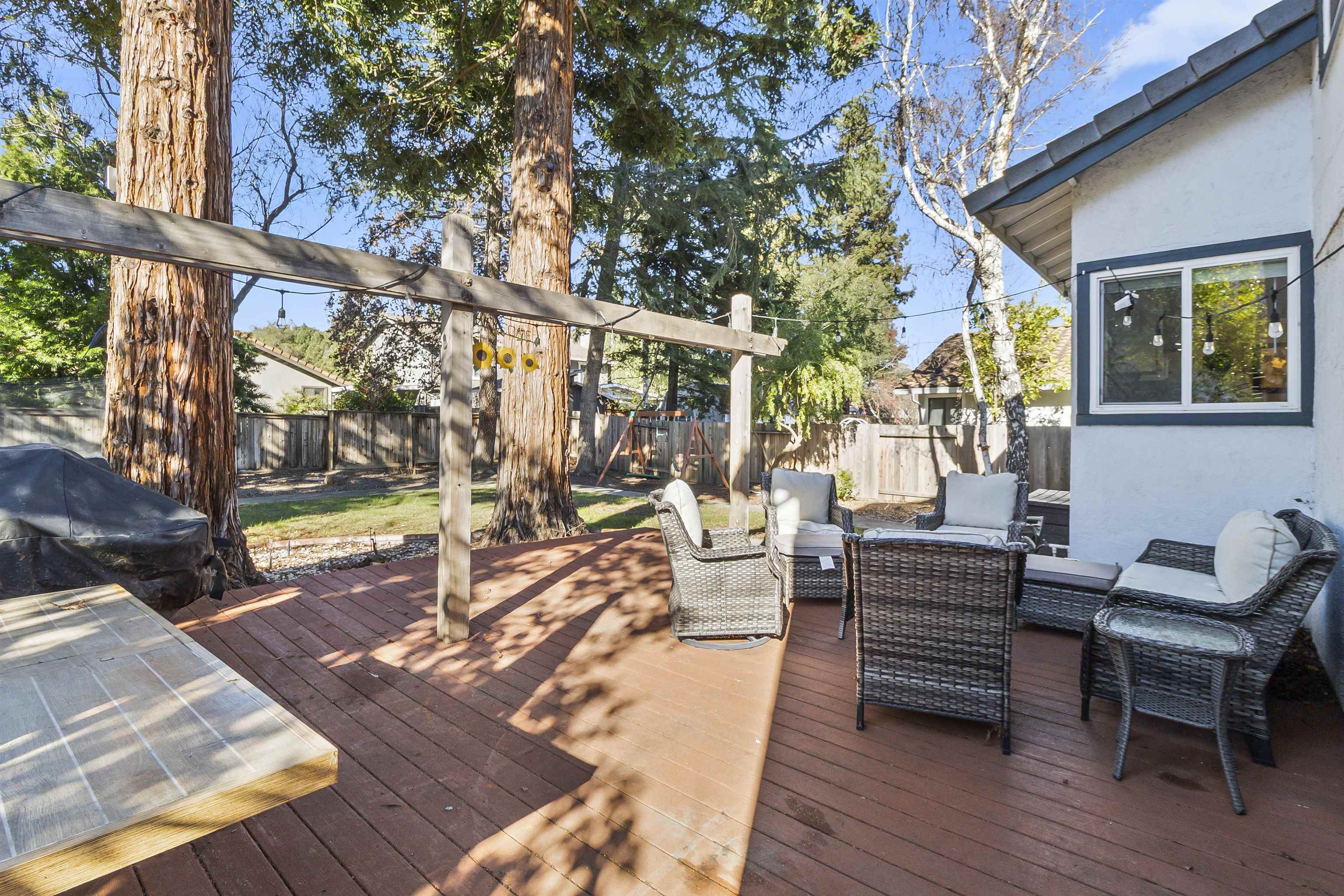 Detail Gallery Image 44 of 52 For 415 Oakwood Cir, Fairfield,  CA 94534 - 4 Beds | 2/1 Baths