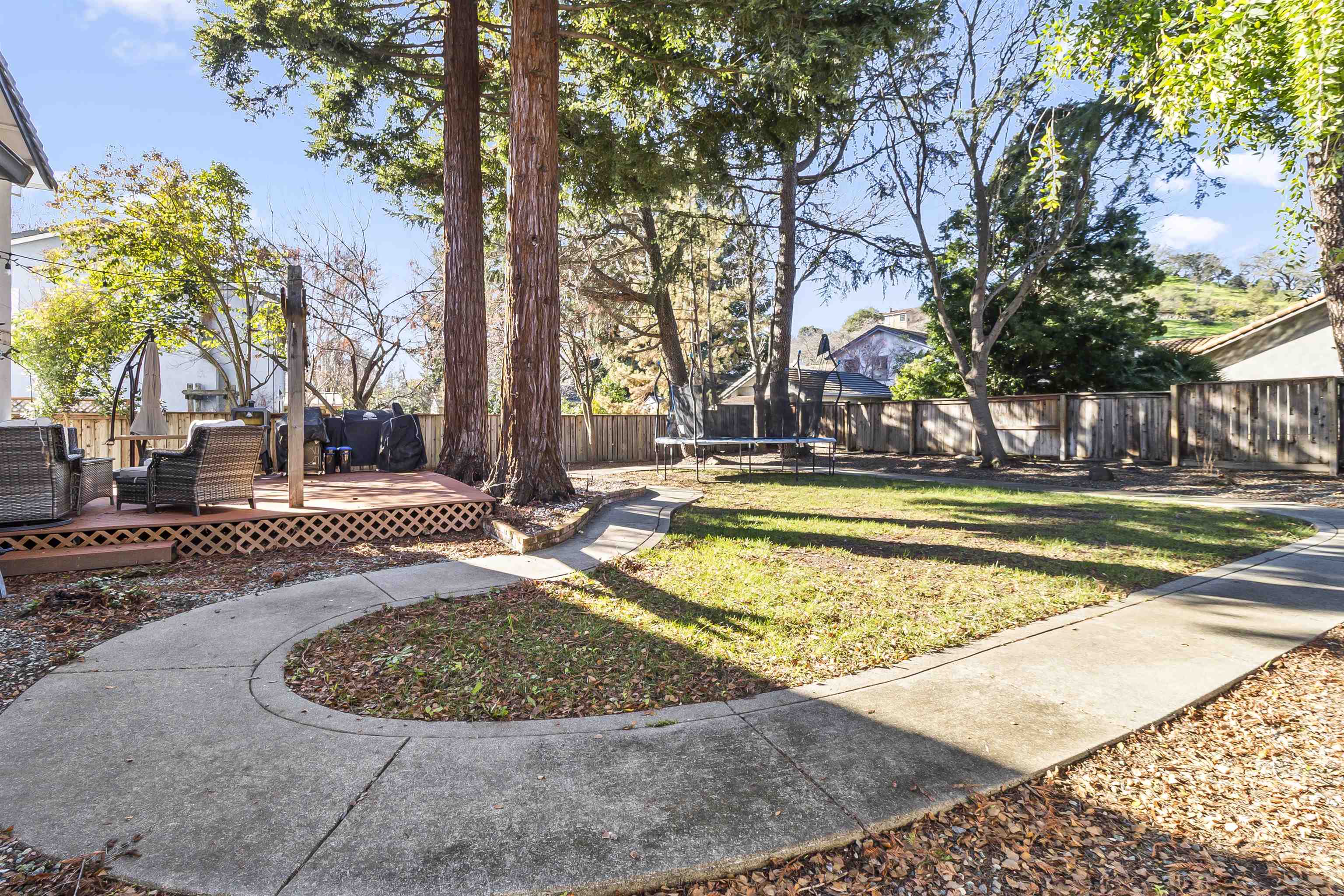 Detail Gallery Image 45 of 52 For 415 Oakwood Cir, Fairfield,  CA 94534 - 4 Beds | 2/1 Baths