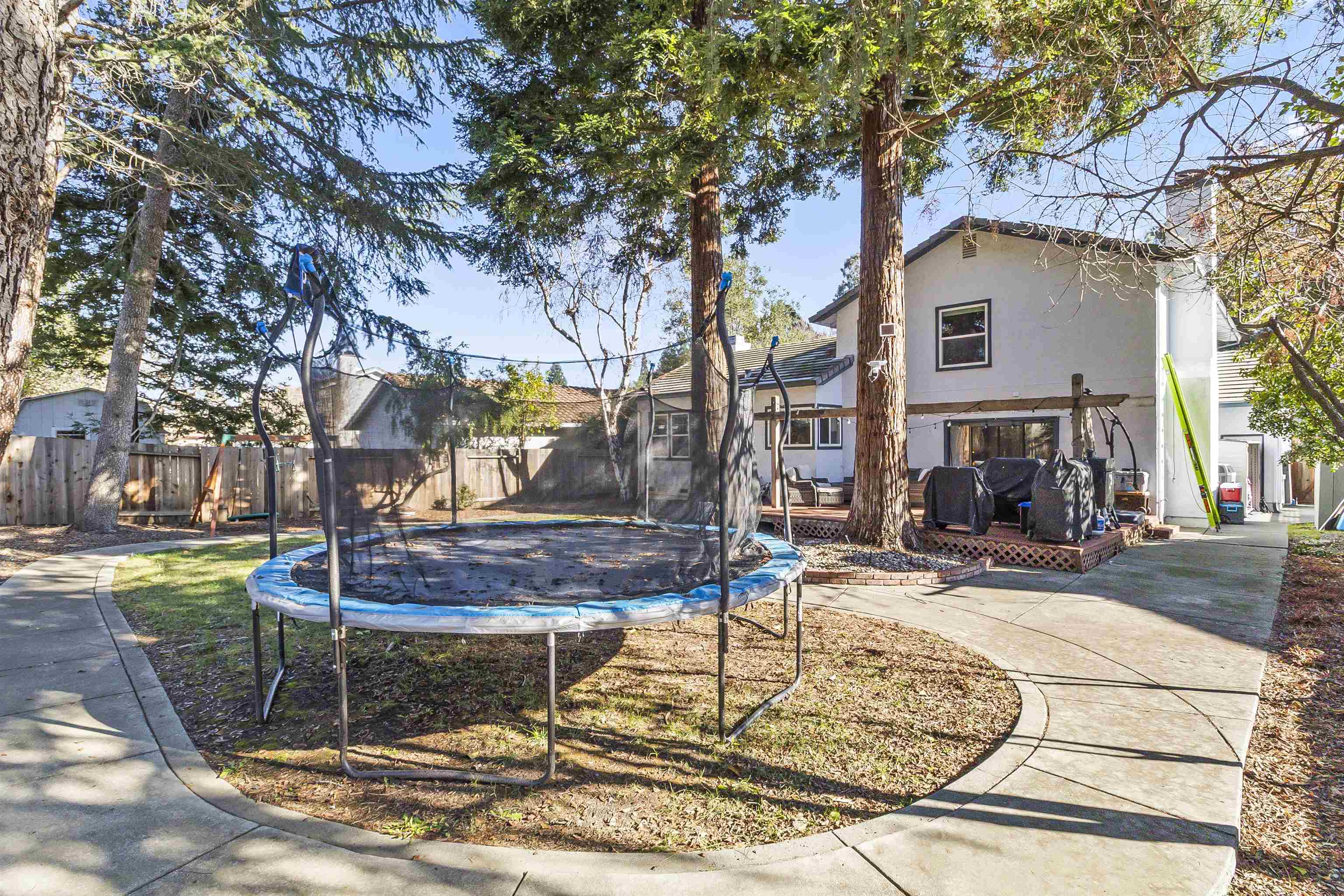 Detail Gallery Image 49 of 52 For 415 Oakwood Cir, Fairfield,  CA 94534 - 4 Beds | 2/1 Baths