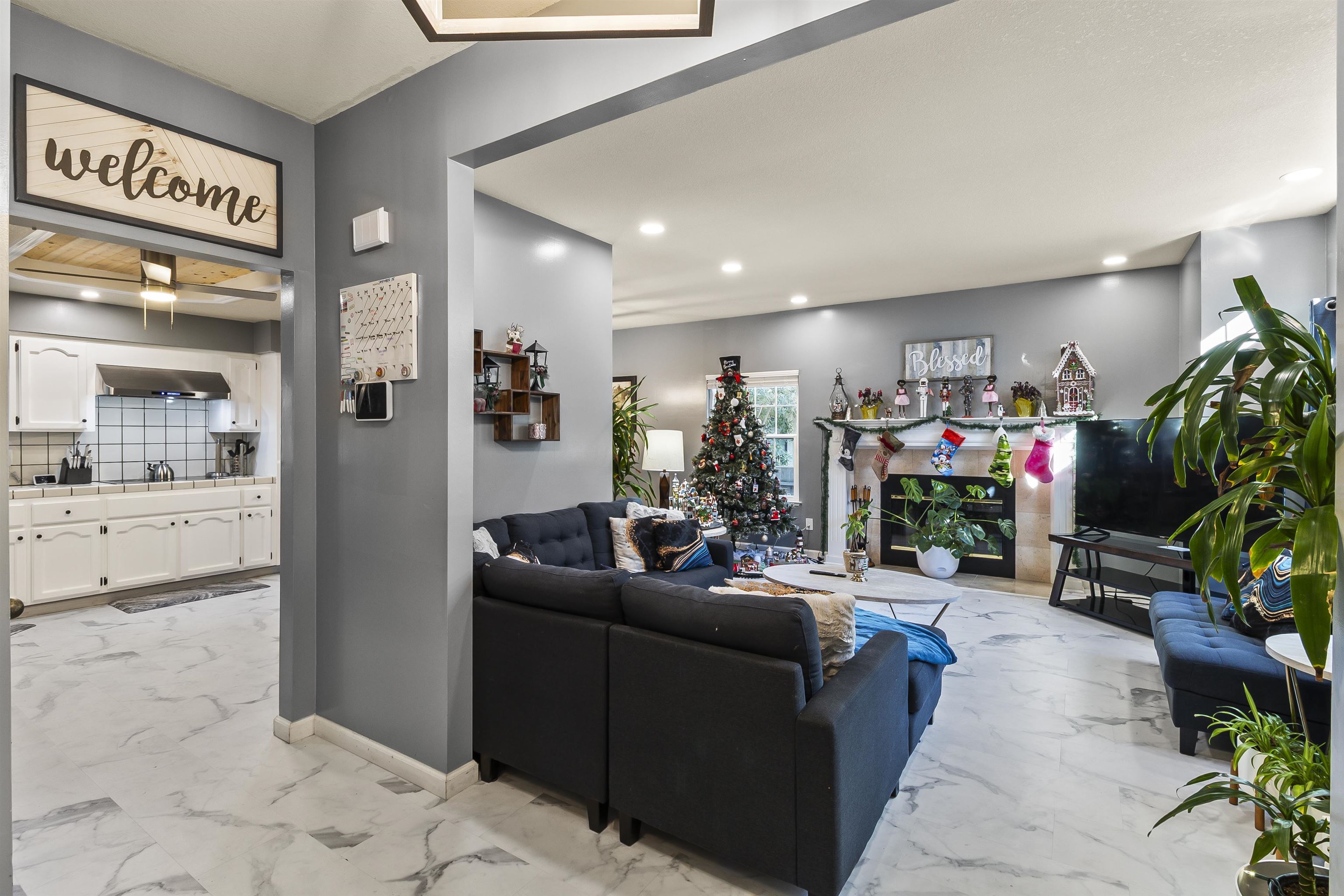 Detail Gallery Image 6 of 52 For 415 Oakwood Cir, Fairfield,  CA 94534 - 4 Beds | 2/1 Baths