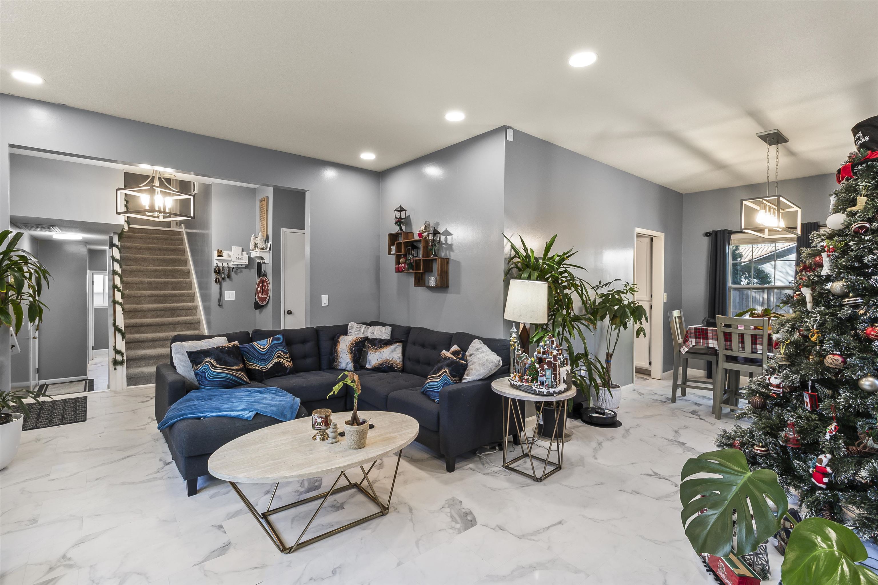 Detail Gallery Image 9 of 52 For 415 Oakwood Cir, Fairfield,  CA 94534 - 4 Beds | 2/1 Baths