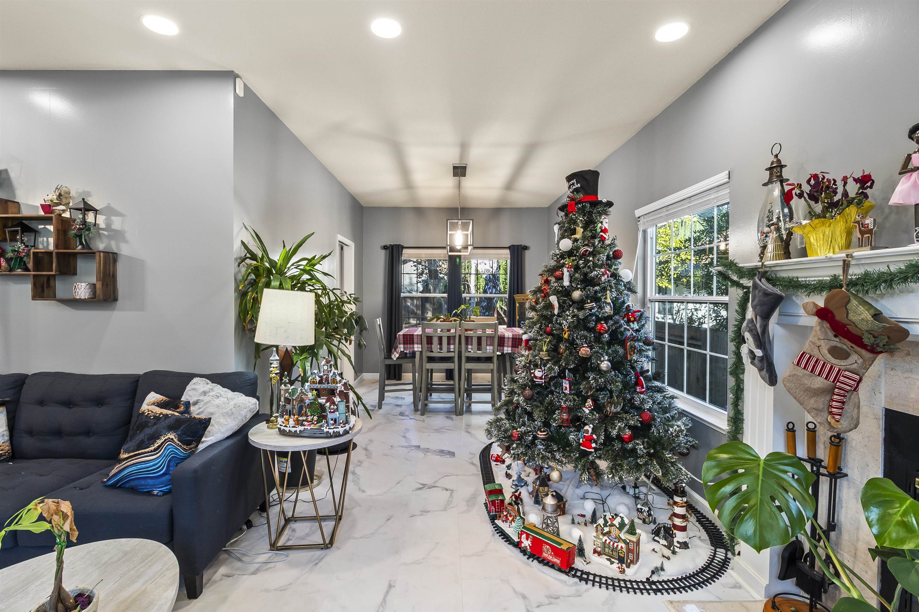 Detail Gallery Image 10 of 52 For 415 Oakwood Cir, Fairfield,  CA 94534 - 4 Beds | 2/1 Baths