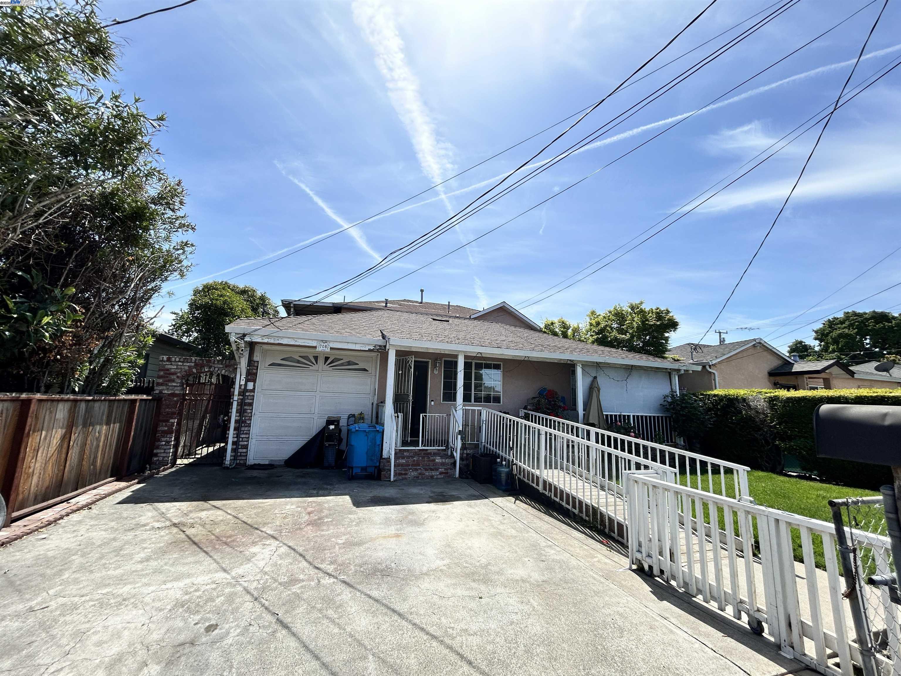 Detail Gallery Image 1 of 1 For 708 Fourth Ave, Redwood City,  CA 94063 - 10 Beds | 4 Baths