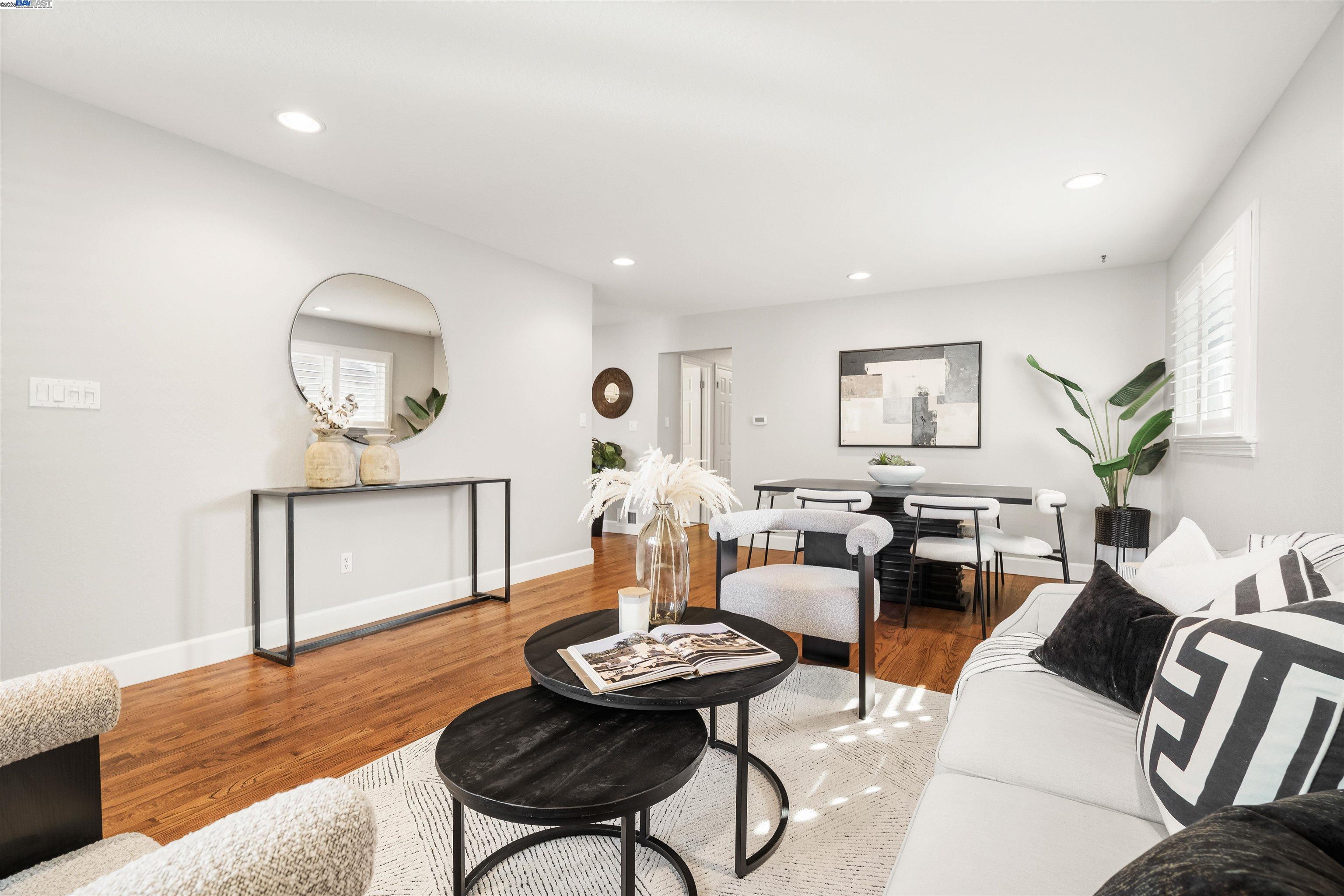 Detail Gallery Image 3 of 30 For 4050 Silver, Pleasanton,  CA 94566 - 3 Beds | 2 Baths