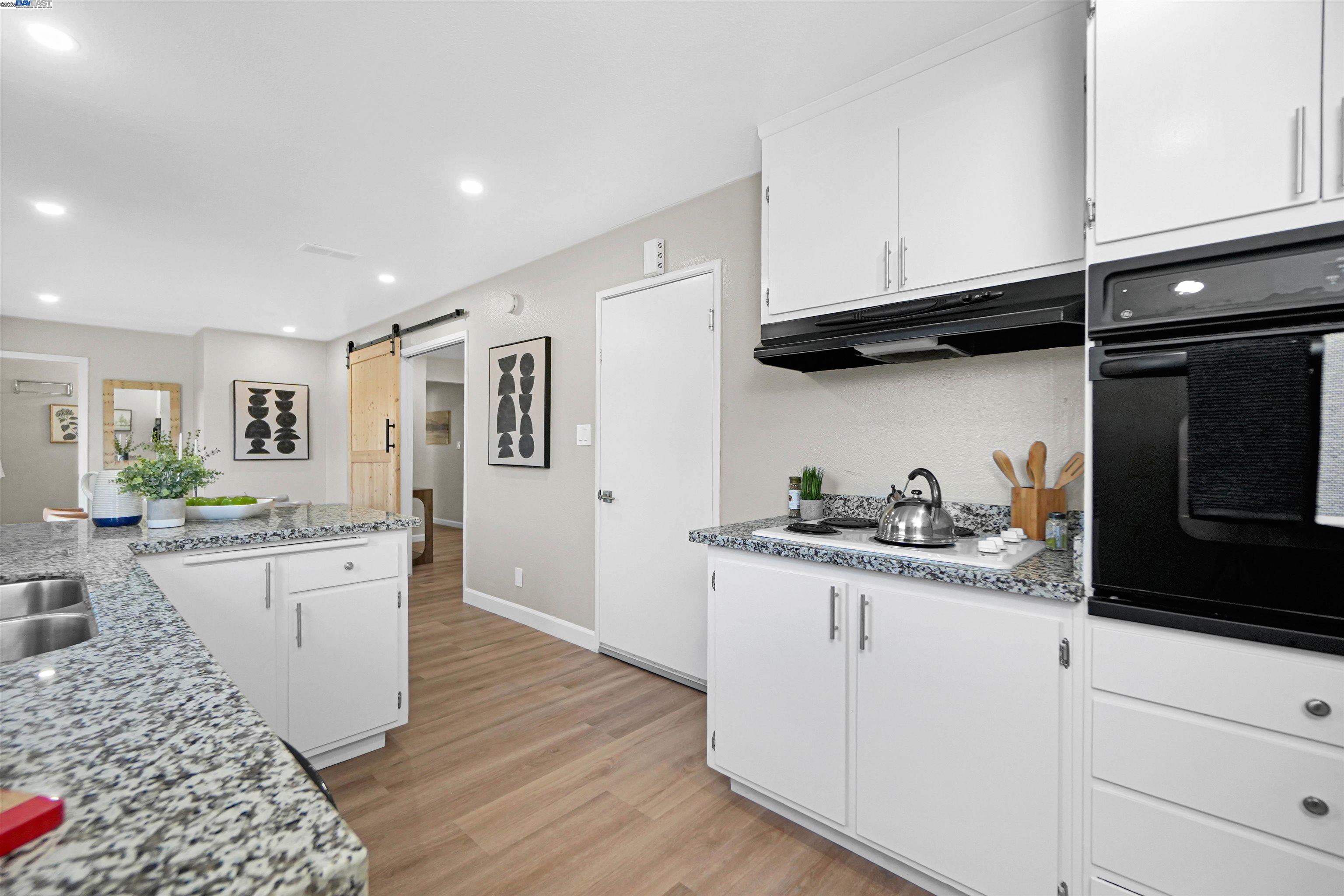 Detail Gallery Image 12 of 41 For 39580 Eric St, Fremont,  CA 94538 - 3 Beds | 2 Baths