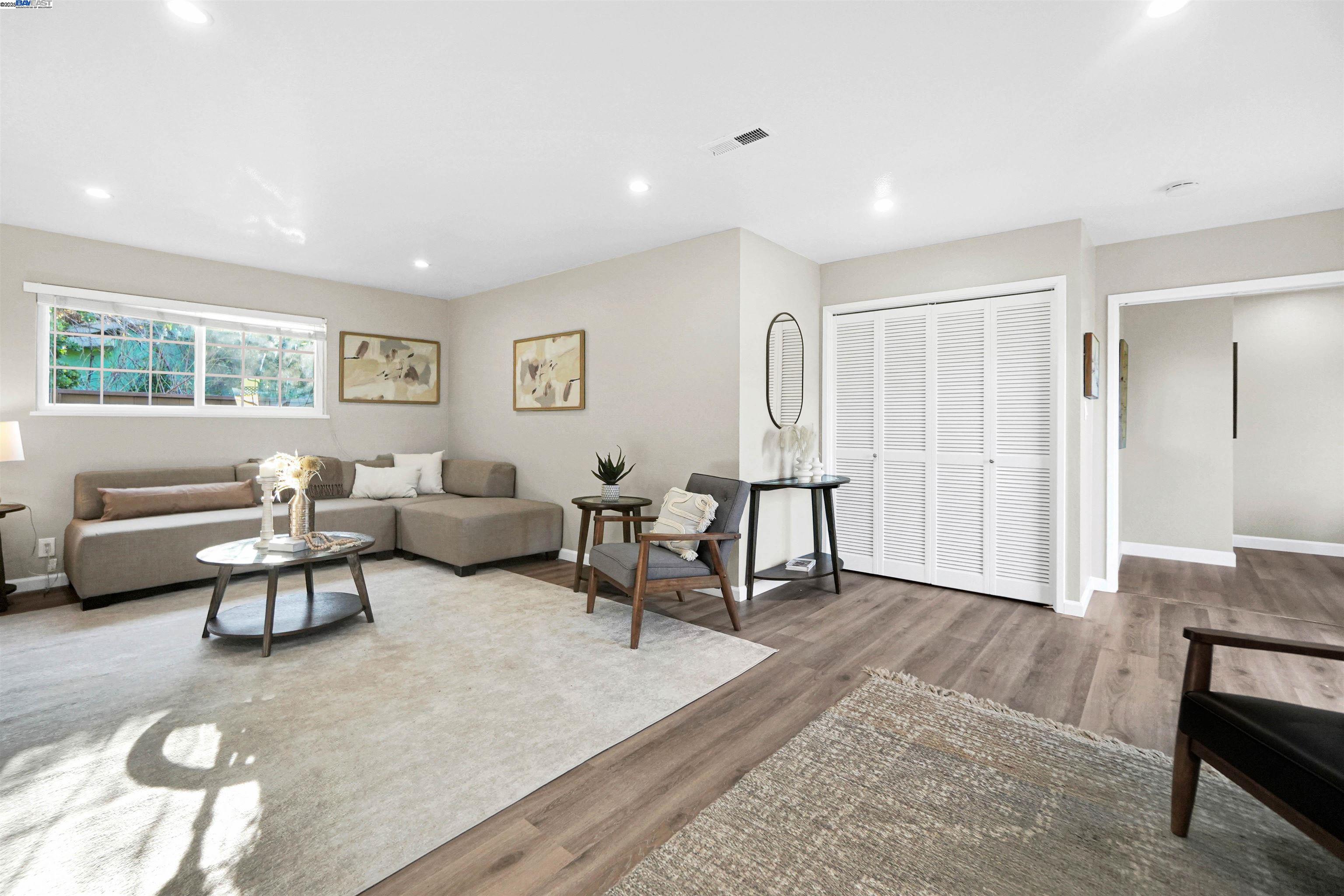 Detail Gallery Image 16 of 41 For 39580 Eric St, Fremont,  CA 94538 - 3 Beds | 2 Baths