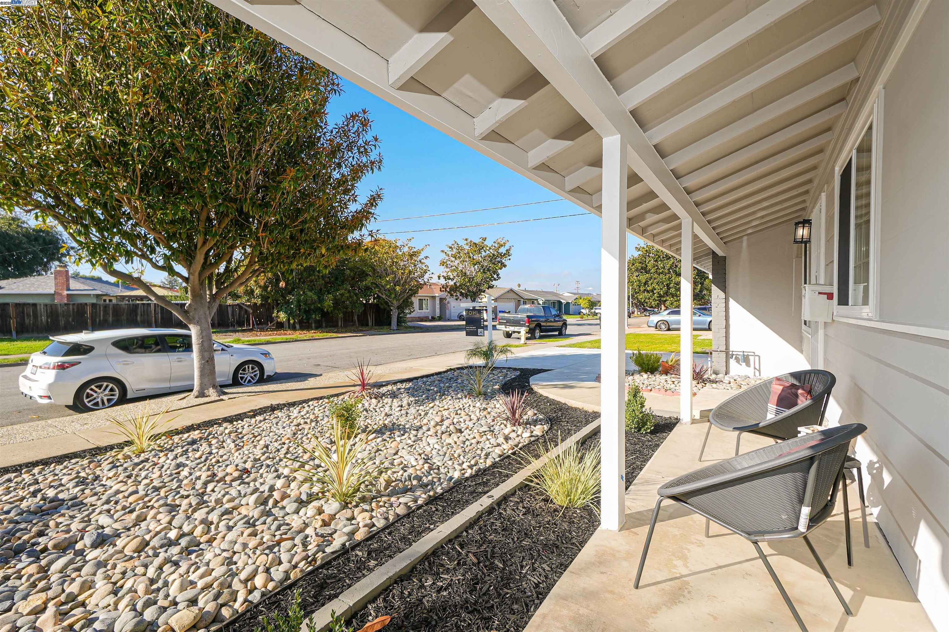 Detail Gallery Image 4 of 41 For 39580 Eric St, Fremont,  CA 94538 - 3 Beds | 2 Baths