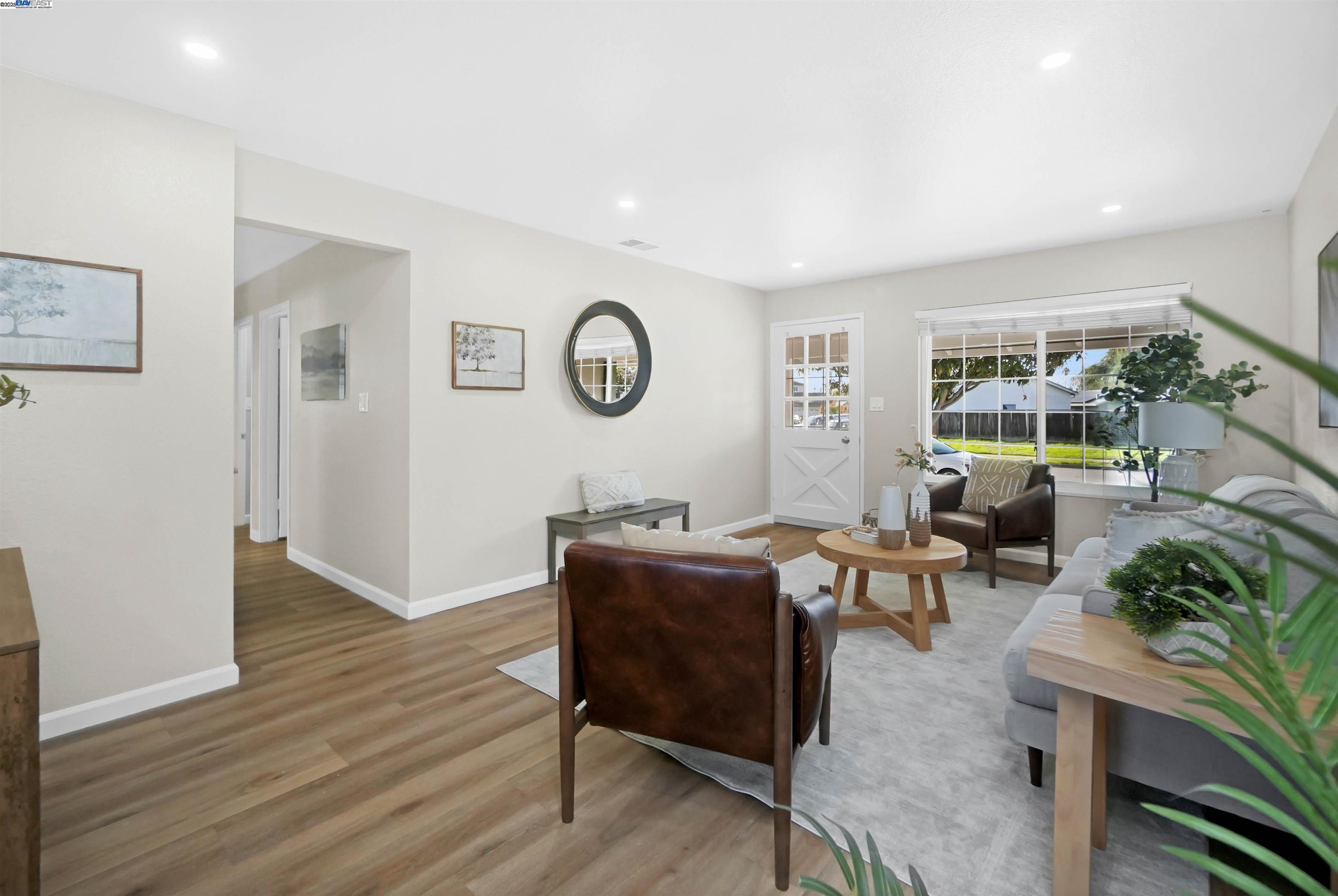 Detail Gallery Image 5 of 41 For 39580 Eric St, Fremont,  CA 94538 - 3 Beds | 2 Baths