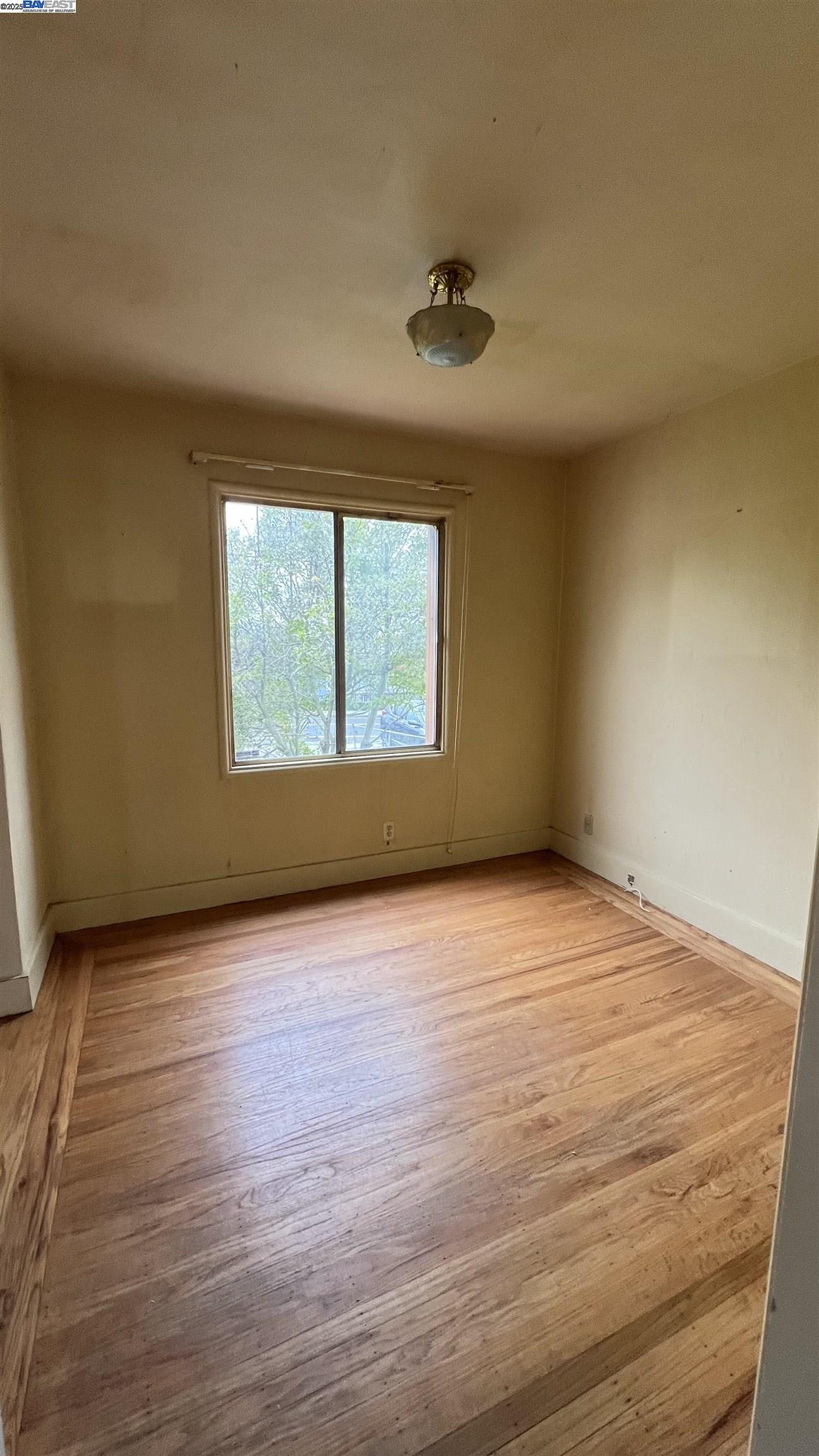 Detail Gallery Image 14 of 25 For 5152 Hilltop Dr, El Sobrante,  CA 94803 - 2 Beds | 1 Baths