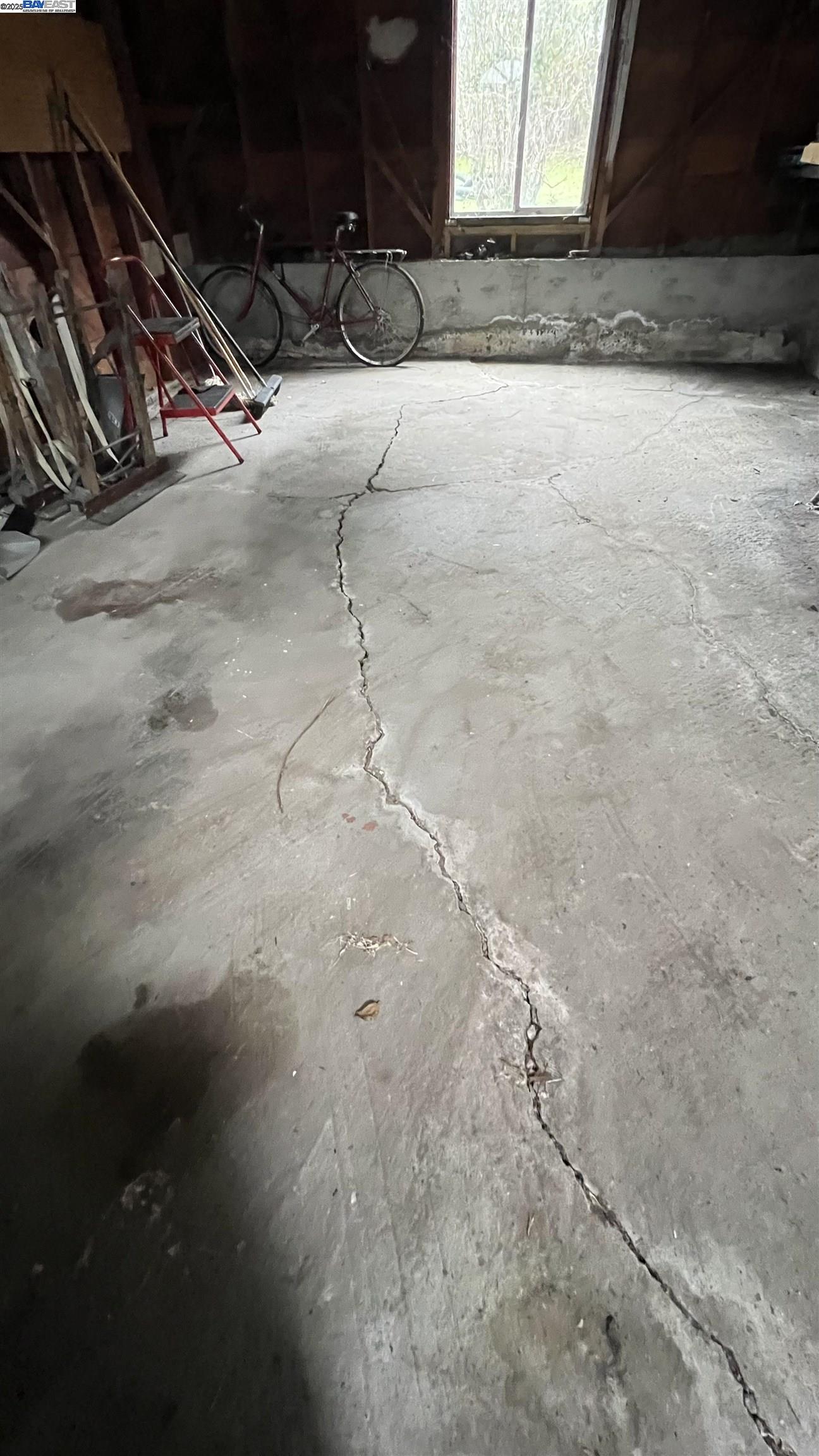 Detail Gallery Image 7 of 25 For 5152 Hilltop Dr, El Sobrante,  CA 94803 - 2 Beds | 1 Baths