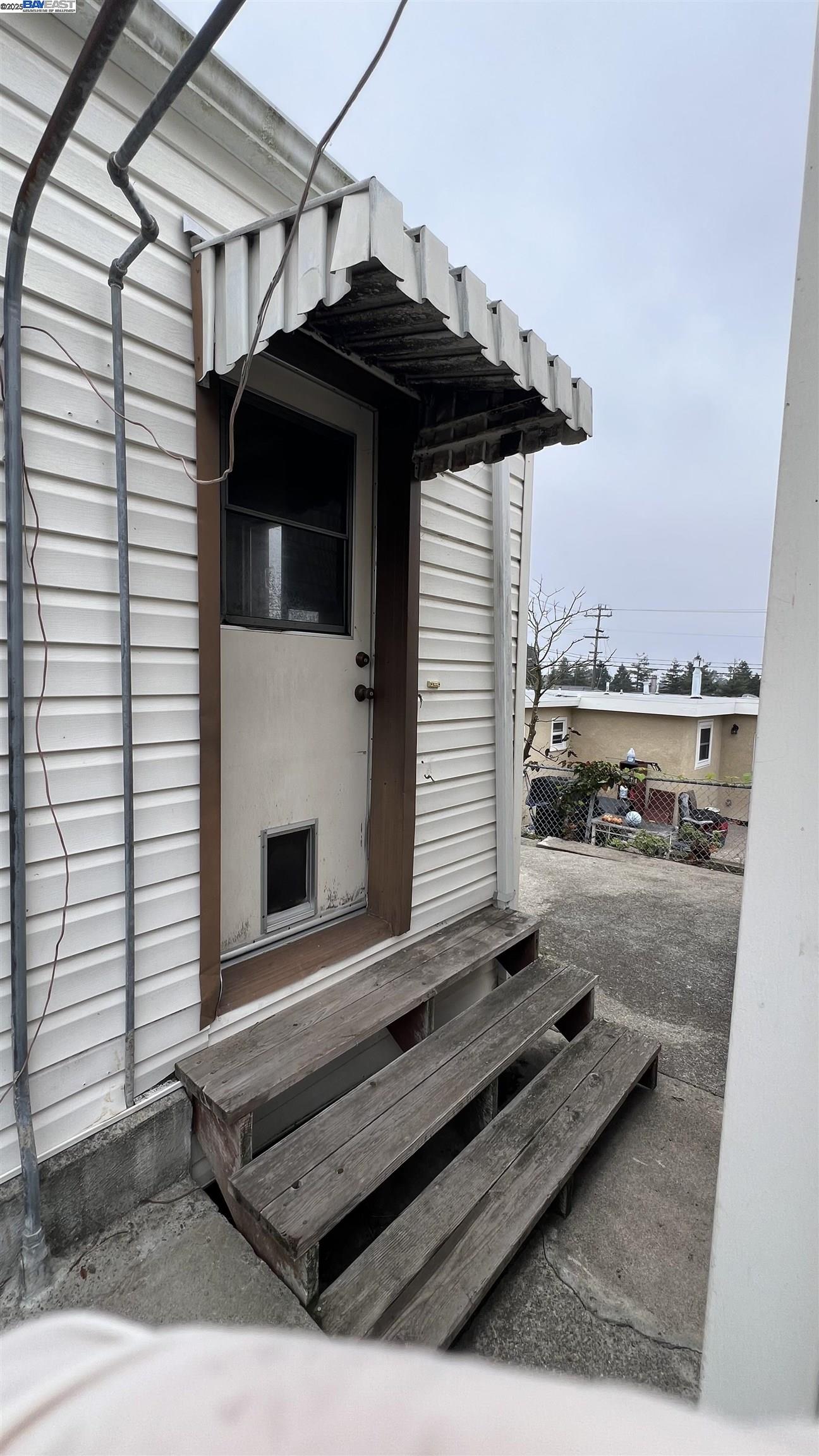 Detail Gallery Image 10 of 25 For 5152 Hilltop Dr, El Sobrante,  CA 94803 - 2 Beds | 1 Baths