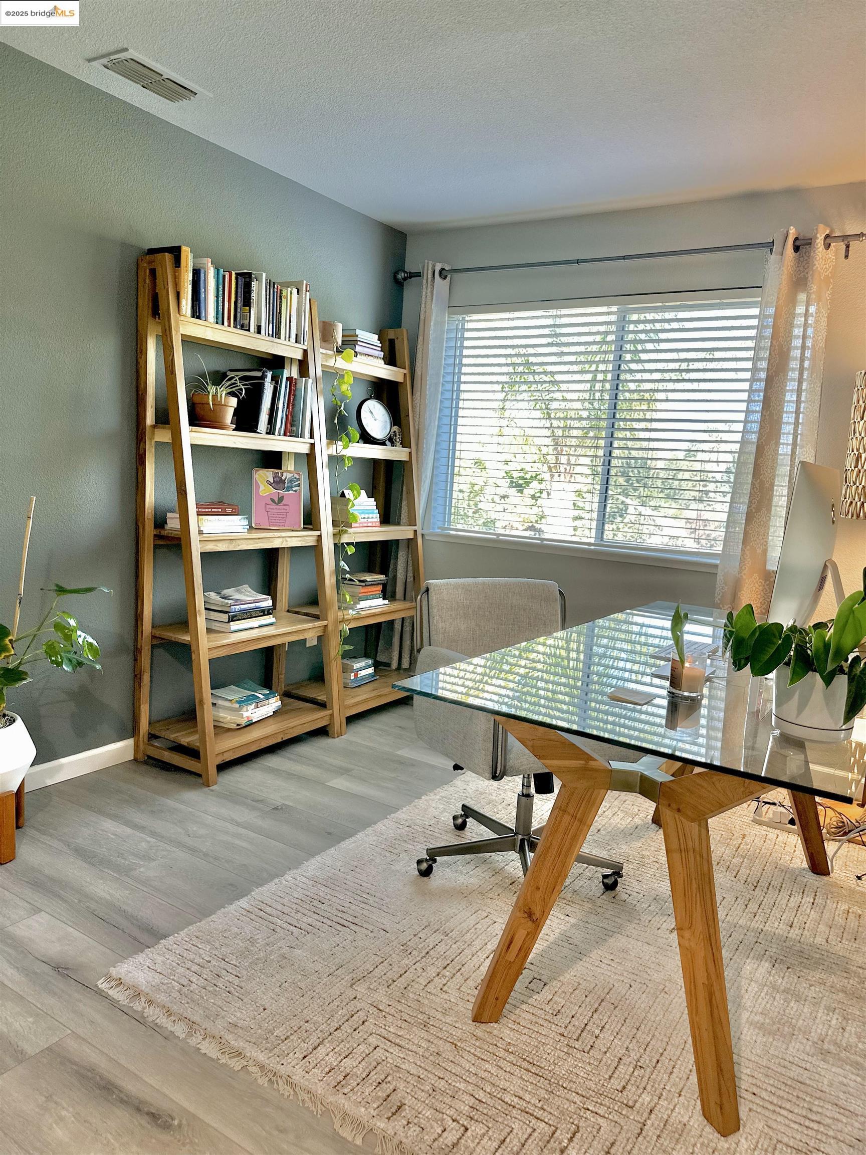 Detail Gallery Image 15 of 35 For 4519 Twin Creeks Court, Tracy,  CA 95377-9999 - 4 Beds | 2/1 Baths