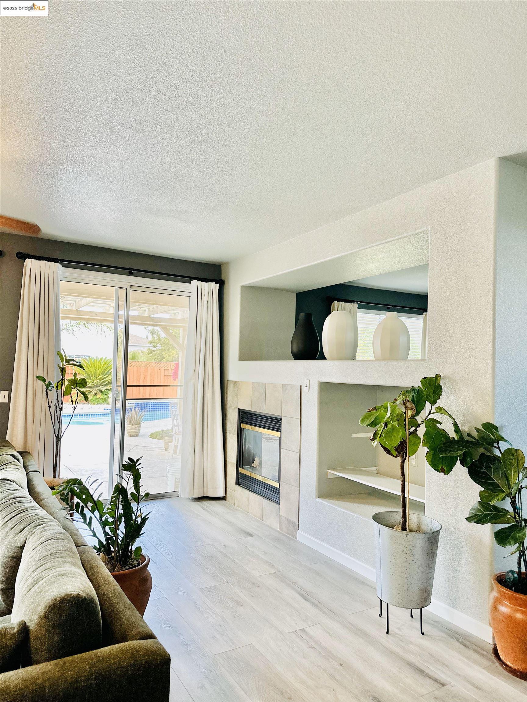 Detail Gallery Image 8 of 35 For 4519 Twin Creeks Court, Tracy,  CA 95377-9999 - 4 Beds | 2/1 Baths