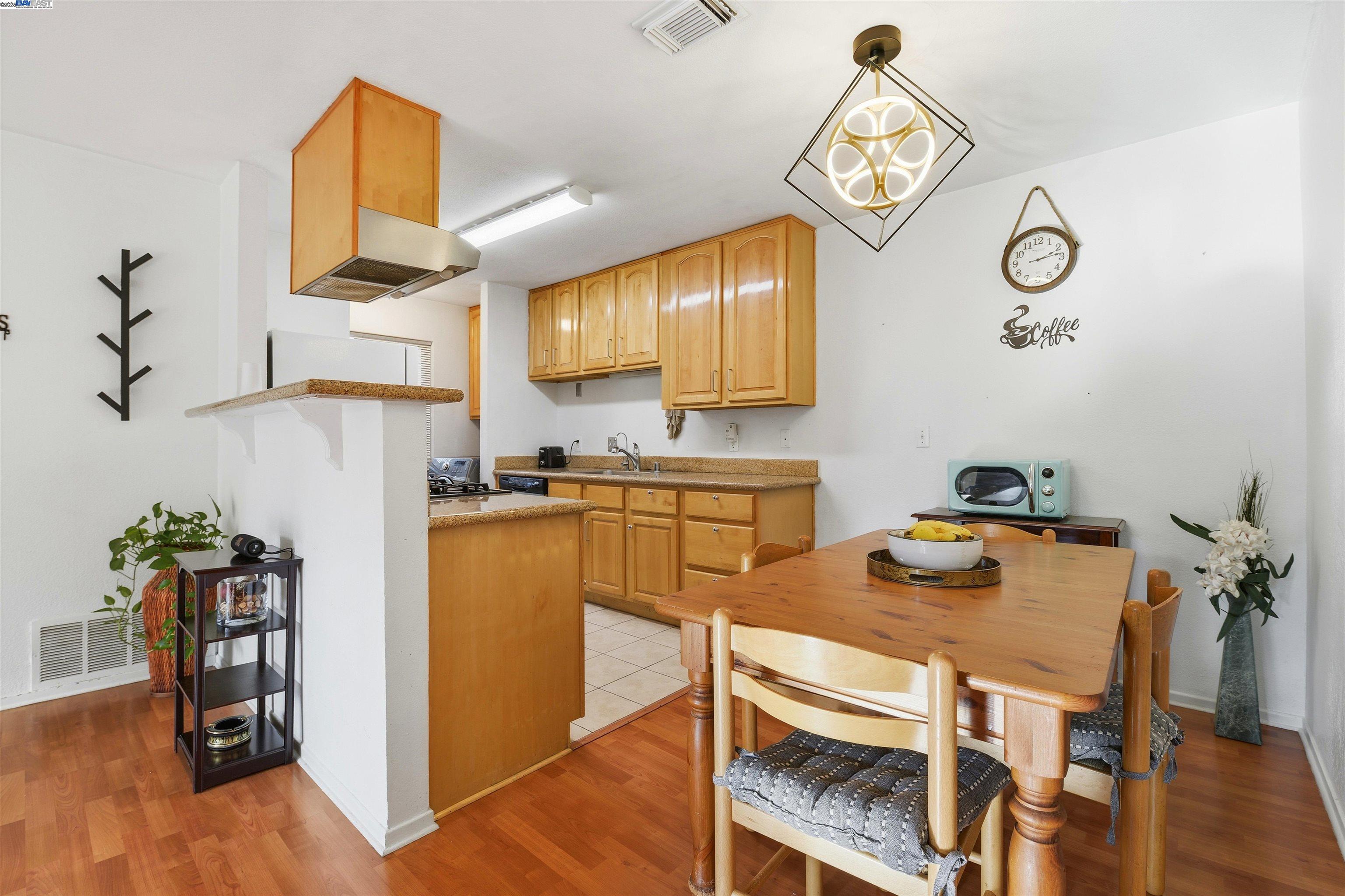 Photo #7: 41118283 Listing: Photo #7