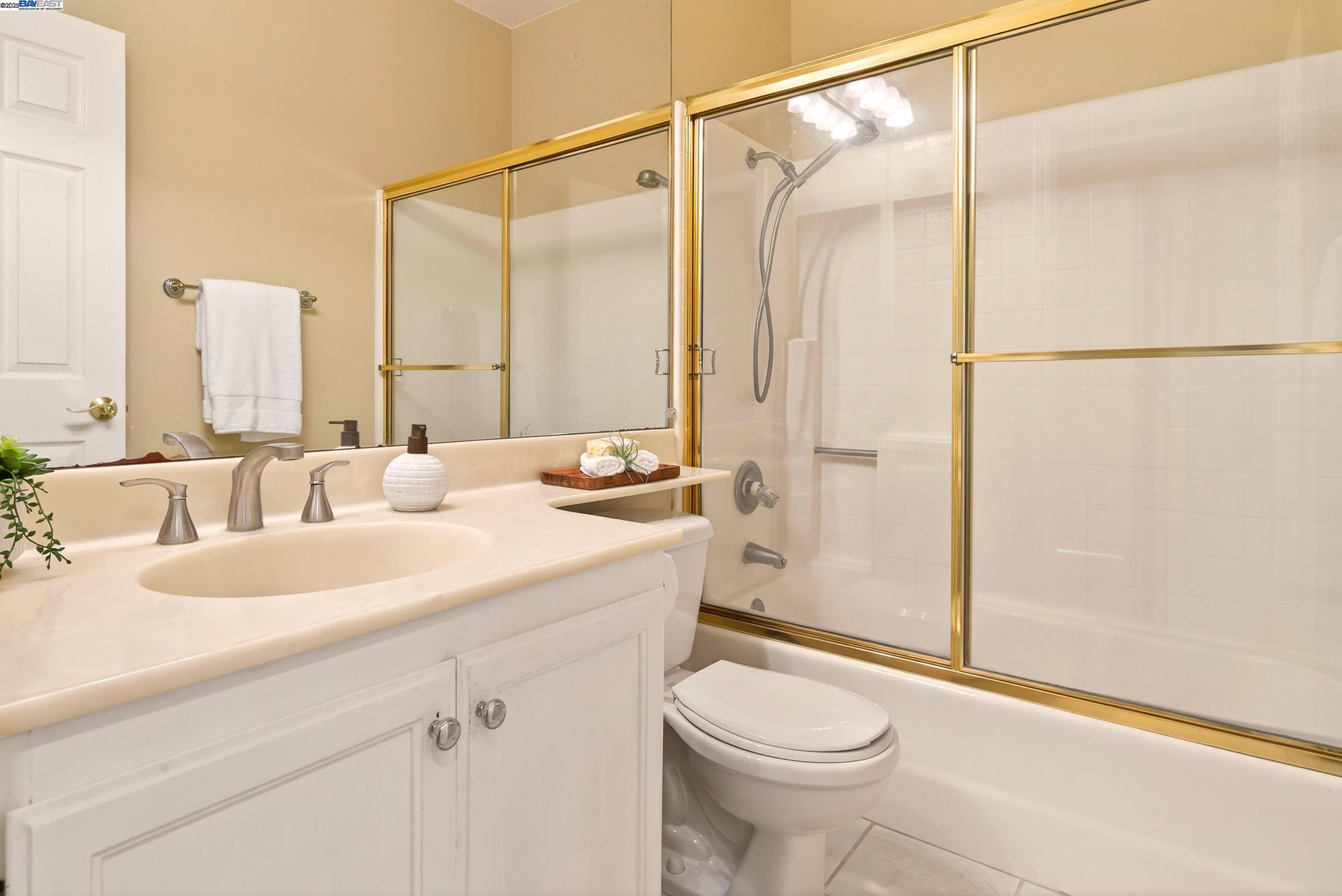 Photo #12: 41118287 Listing: Photo #12