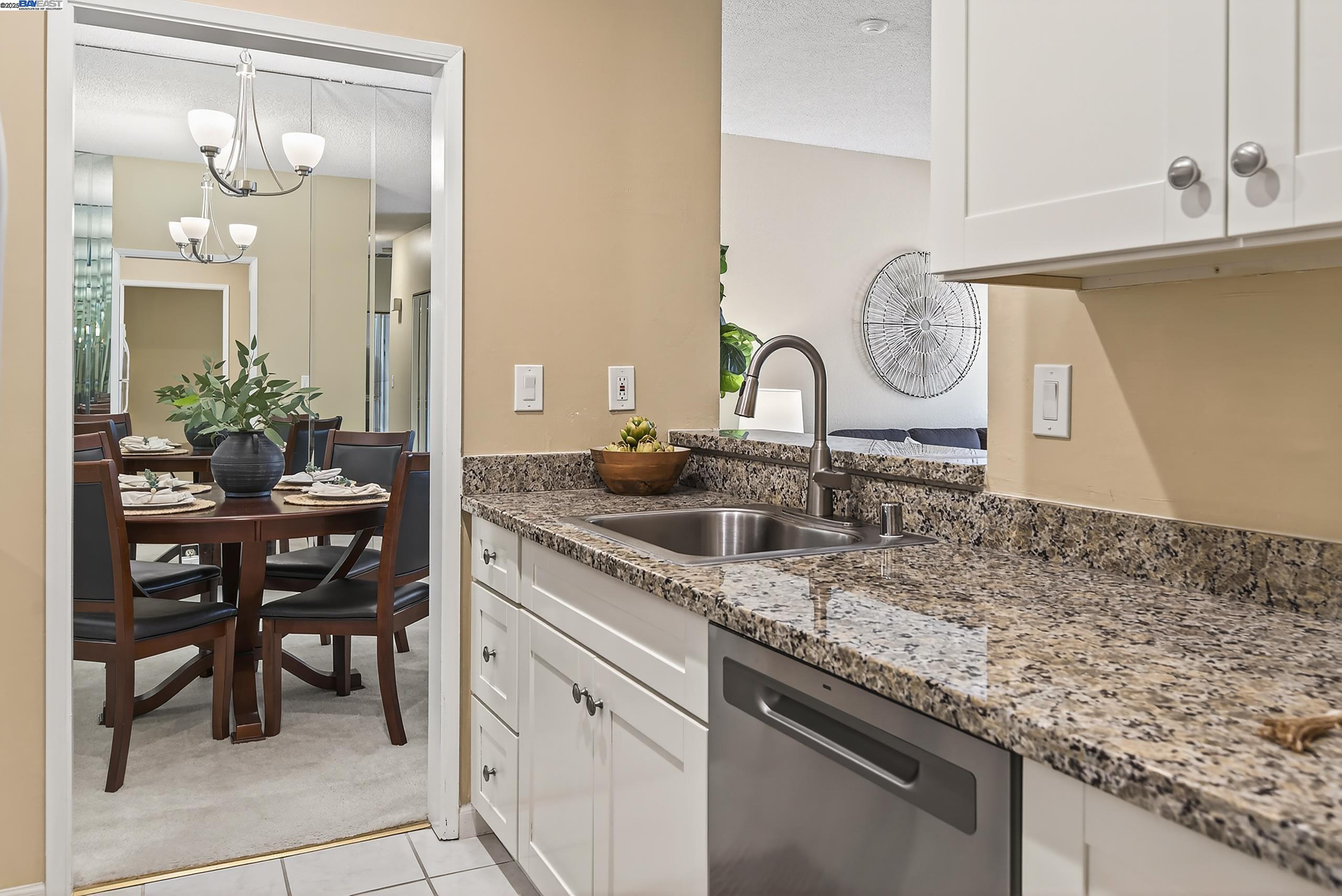 Photo #4: 41118287 Listing: Photo #4