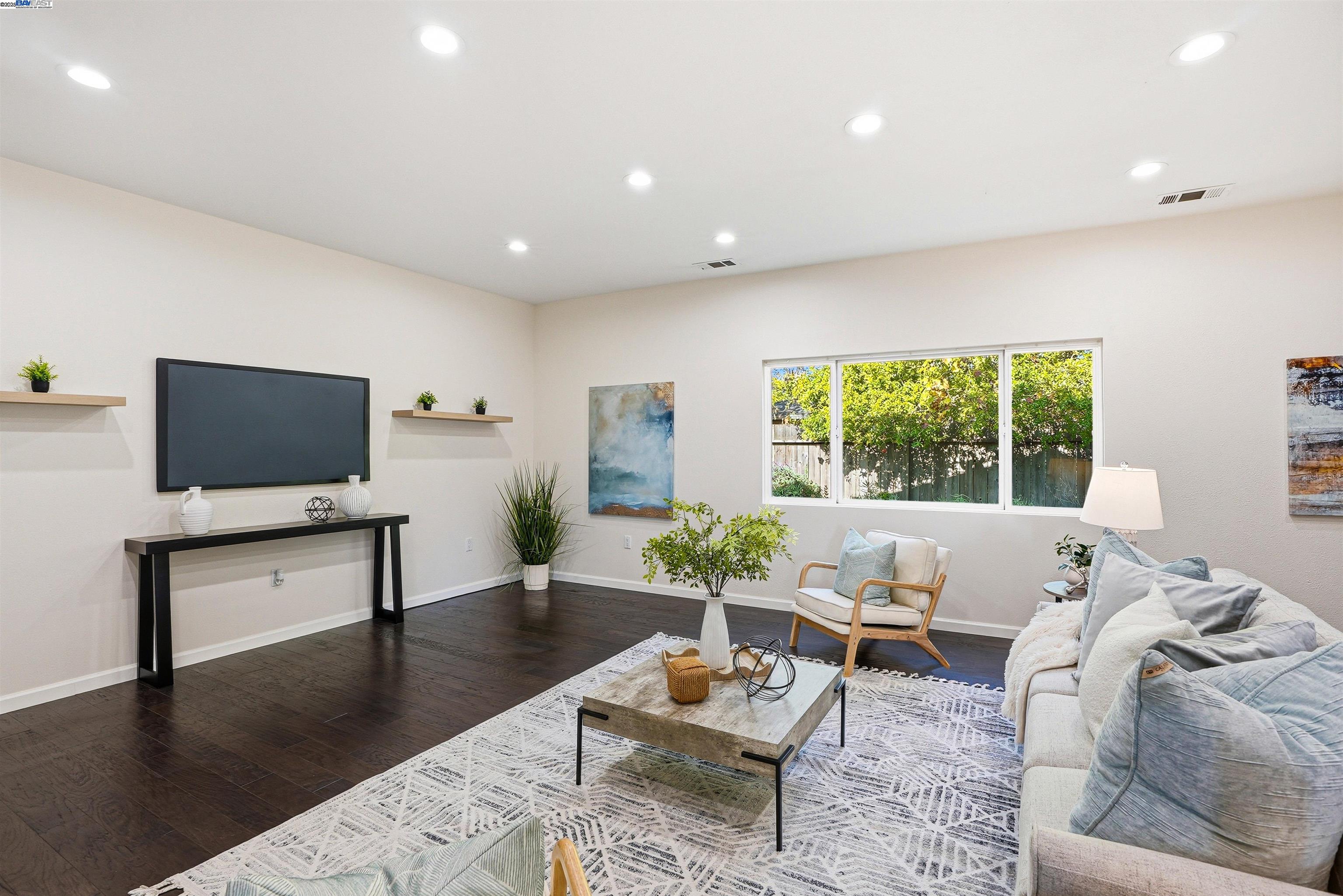 Detail Gallery Image 11 of 33 For 6179 Tourraine Dr, Newark,  CA 94560 - 3 Beds | 2 Baths