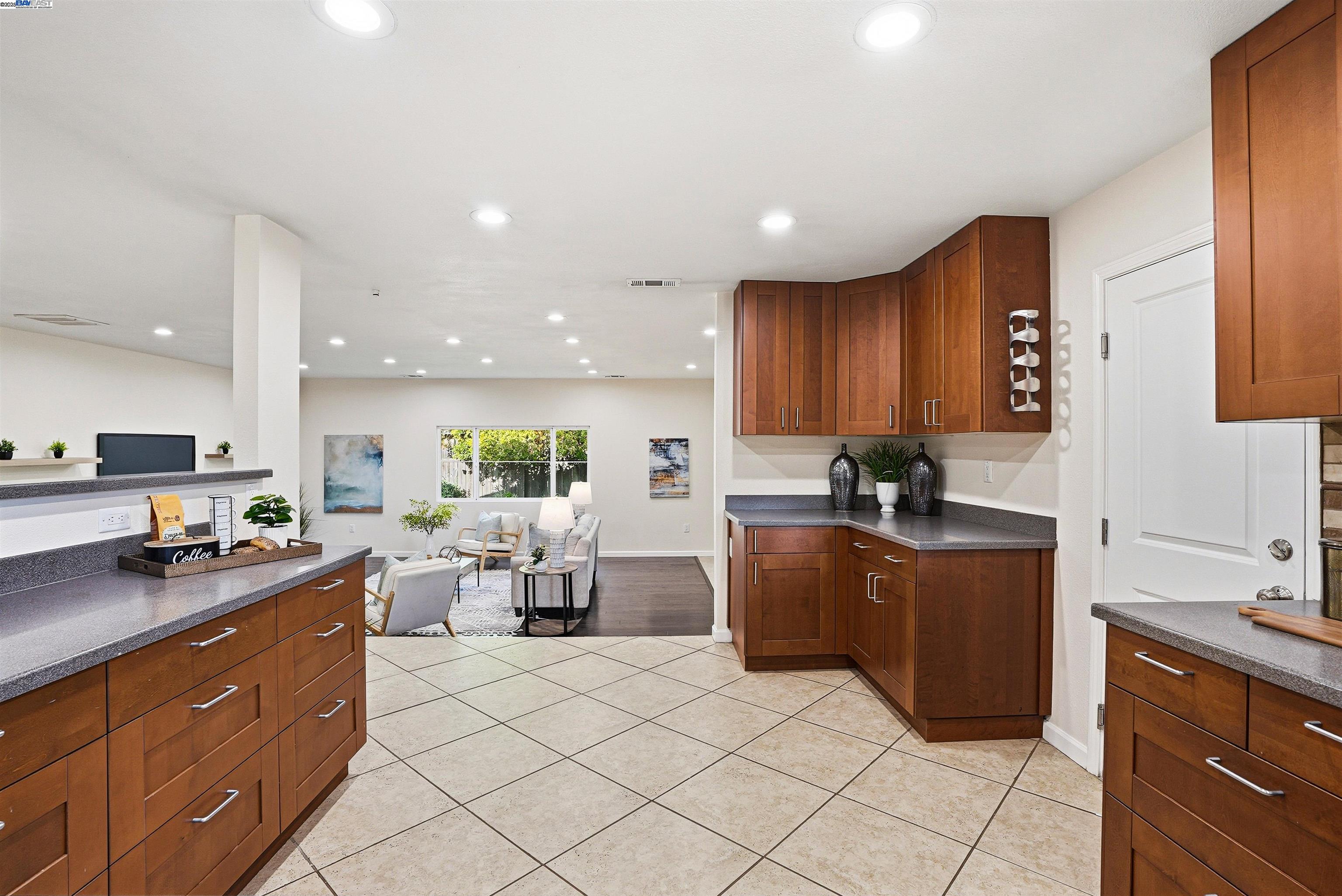 Detail Gallery Image 6 of 33 For 6179 Tourraine Dr, Newark,  CA 94560 - 3 Beds | 2 Baths