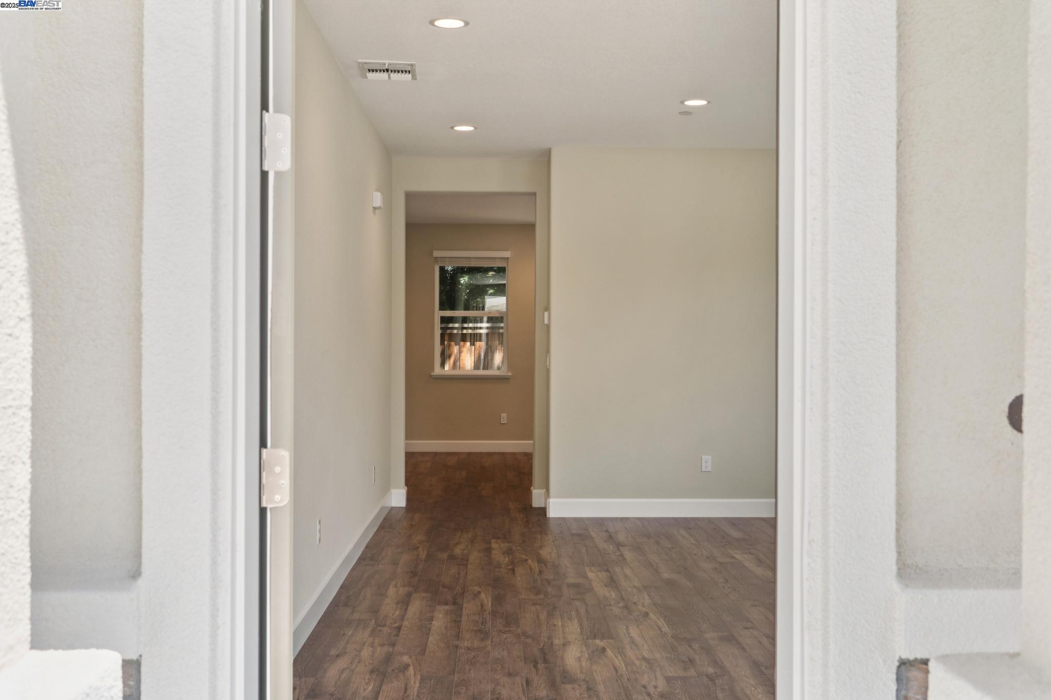 Detail Gallery Image 2 of 42 For 1305 Sunningdale Lane, Fairfield,  CA 94533 - 4 Beds | 2/1 Baths