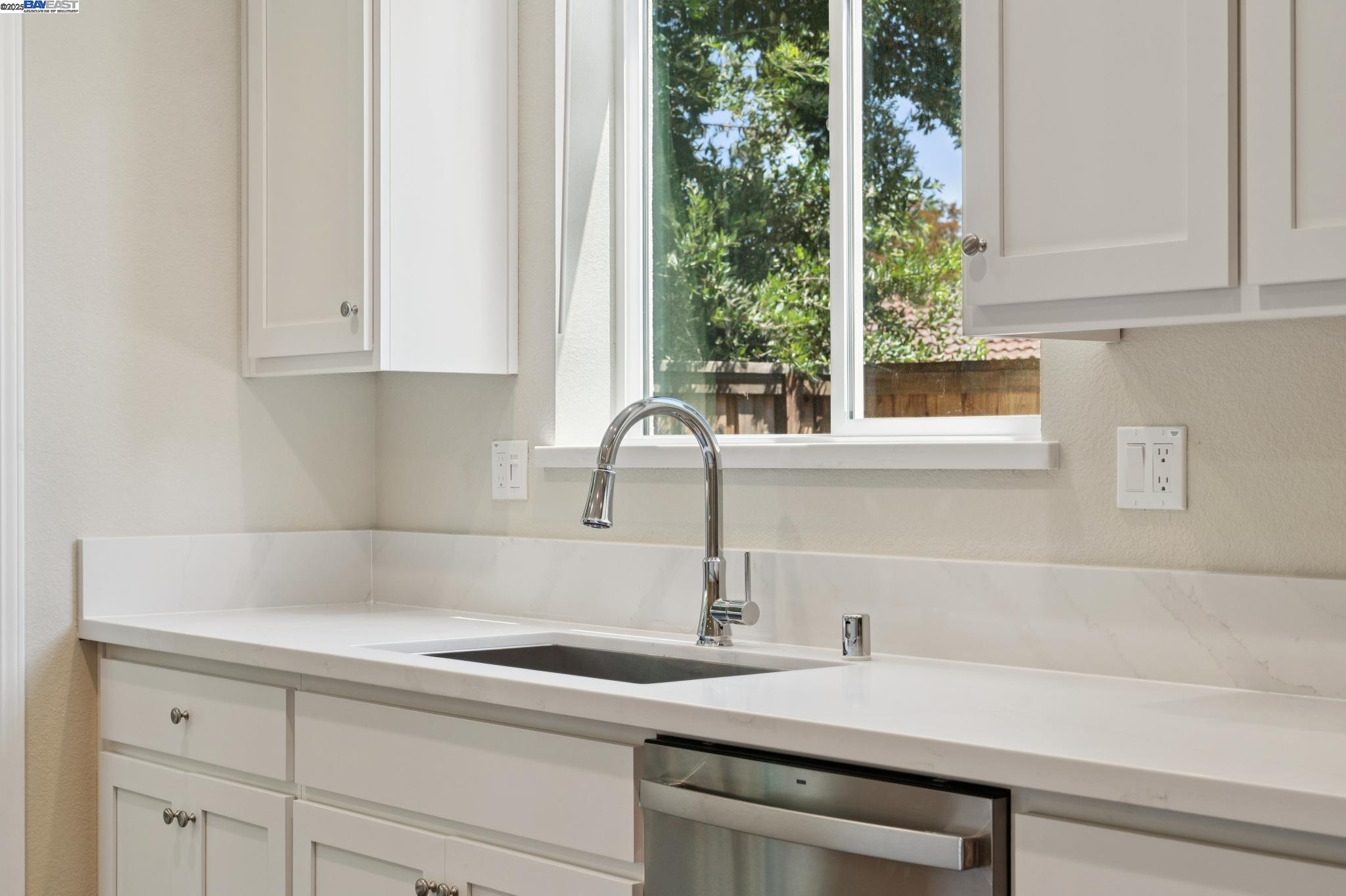 Detail Gallery Image 11 of 42 For 1305 Sunningdale Lane, Fairfield,  CA 94533 - 4 Beds | 2/1 Baths