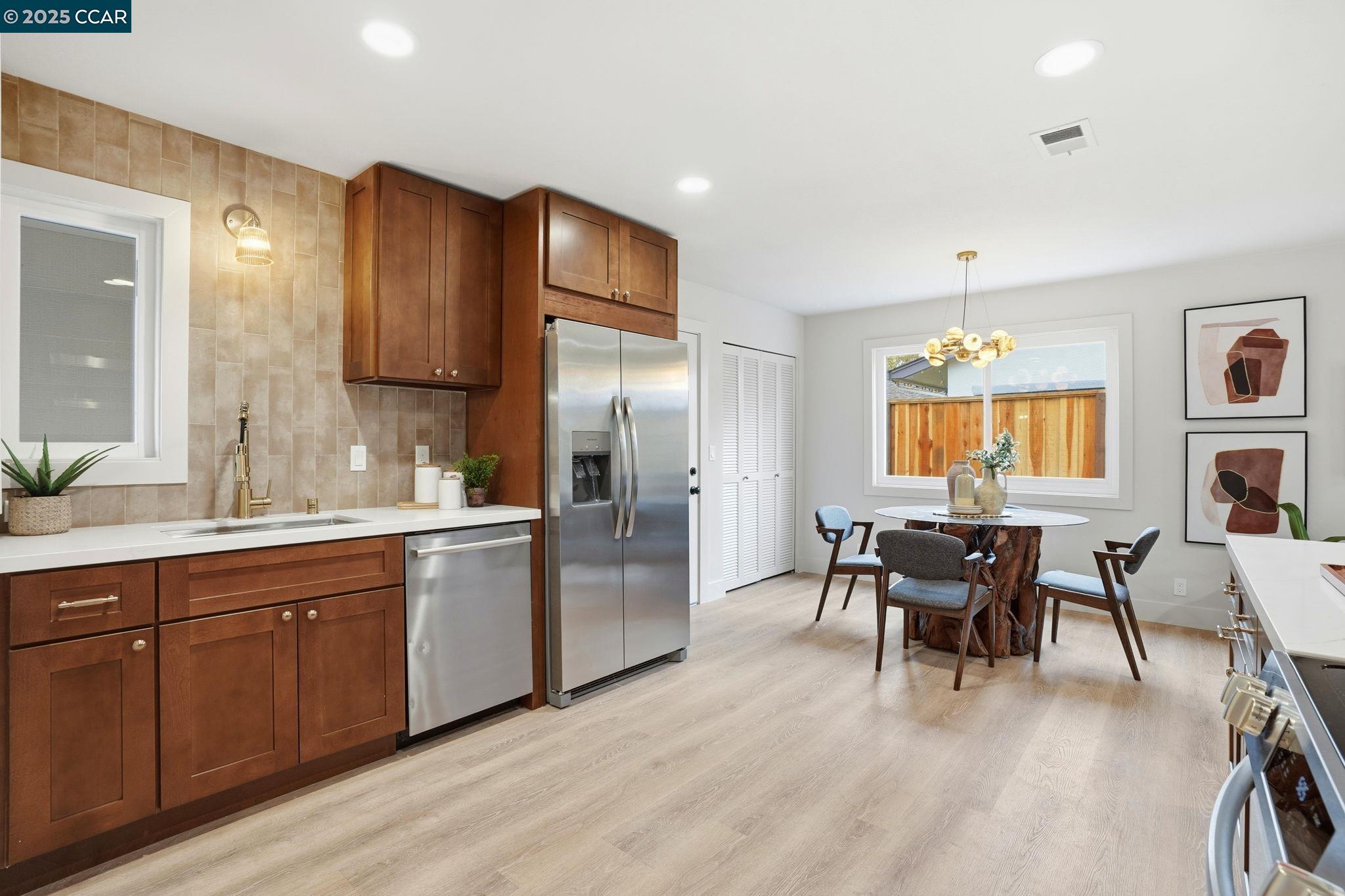 Detail Gallery Image 14 of 39 For 1400 Whitman Rd, Concord,  CA 94518 - 3 Beds | 2 Baths