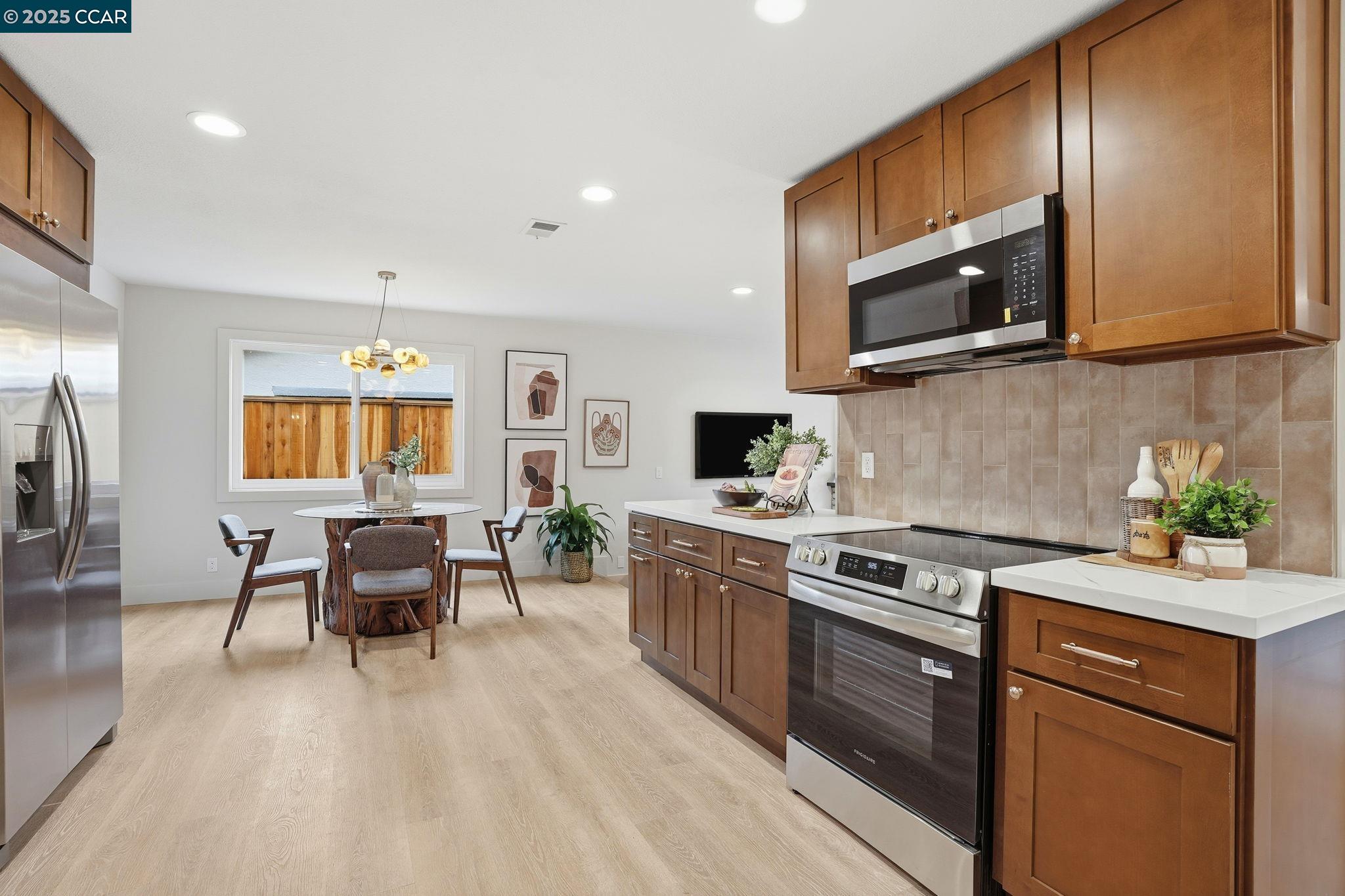 Detail Gallery Image 15 of 39 For 1400 Whitman Rd, Concord,  CA 94518 - 3 Beds | 2 Baths