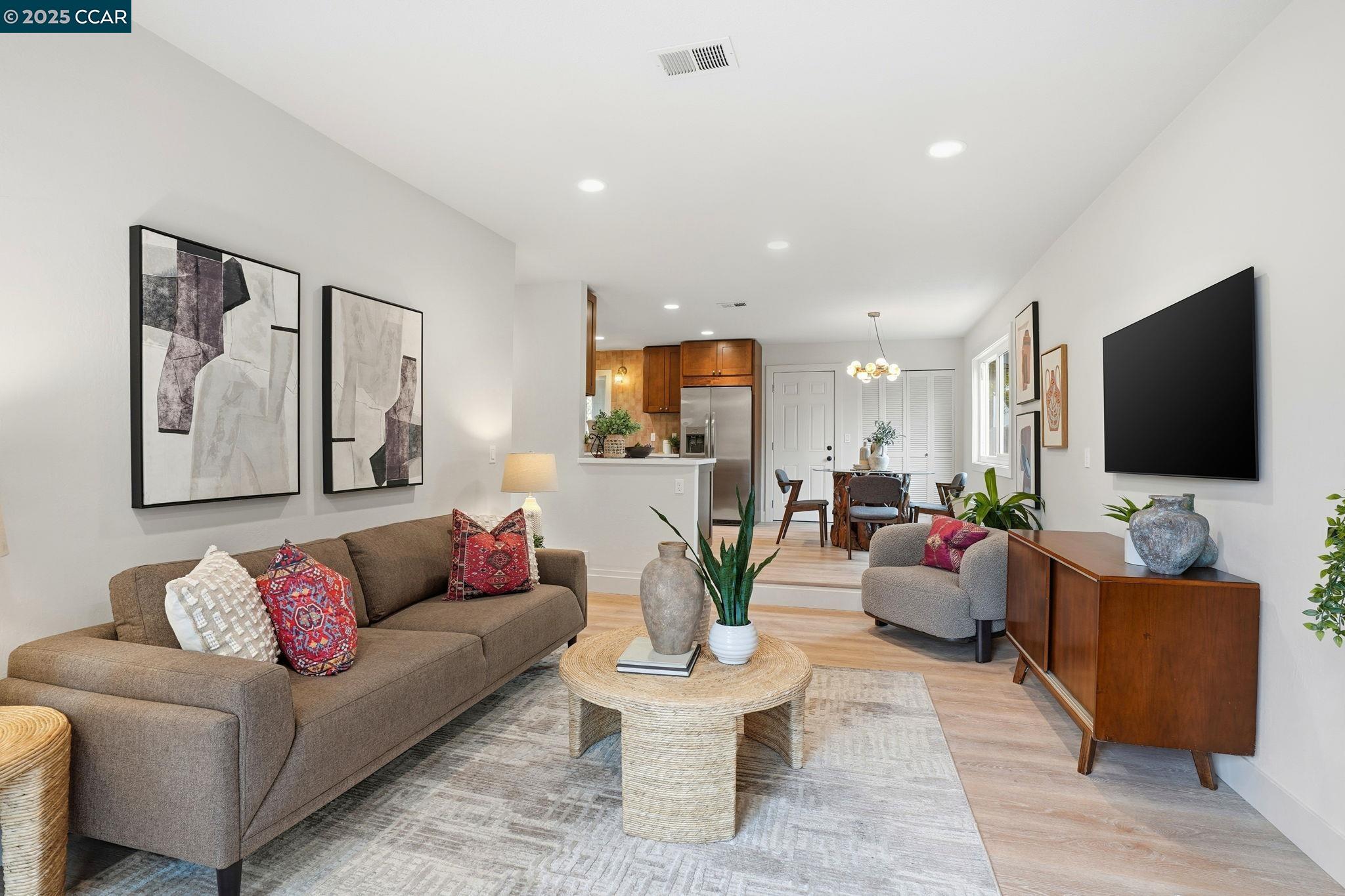 Detail Gallery Image 19 of 39 For 1400 Whitman Rd, Concord,  CA 94518 - 3 Beds | 2 Baths