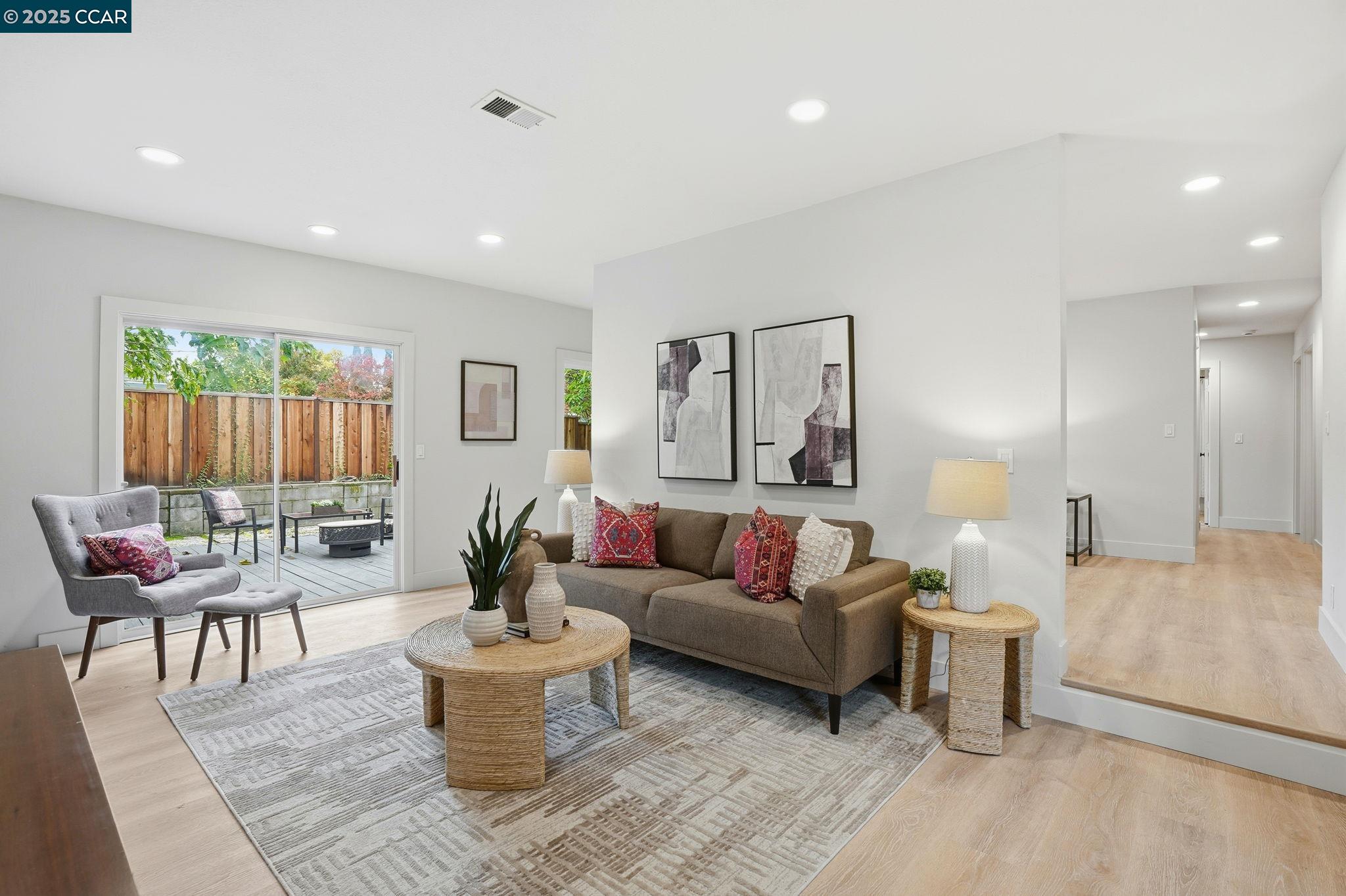 Detail Gallery Image 20 of 39 For 1400 Whitman Rd, Concord,  CA 94518 - 3 Beds | 2 Baths