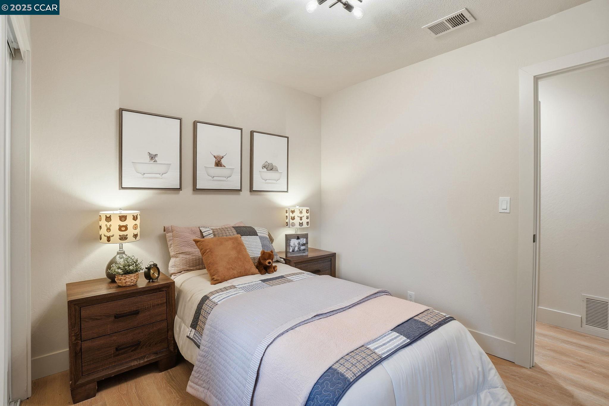 Detail Gallery Image 24 of 39 For 1400 Whitman Rd, Concord,  CA 94518 - 3 Beds | 2 Baths