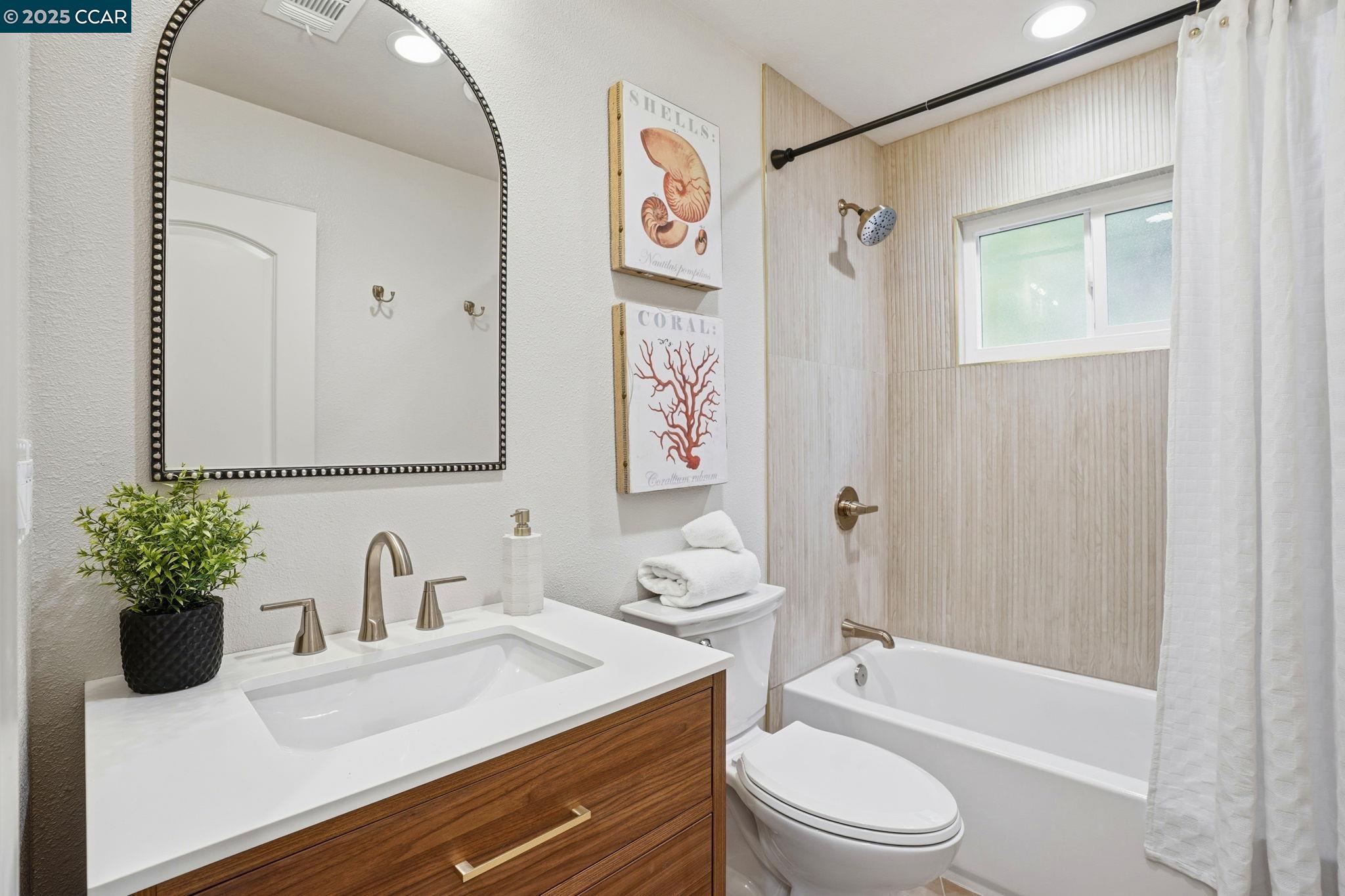 Detail Gallery Image 25 of 39 For 1400 Whitman Rd, Concord,  CA 94518 - 3 Beds | 2 Baths