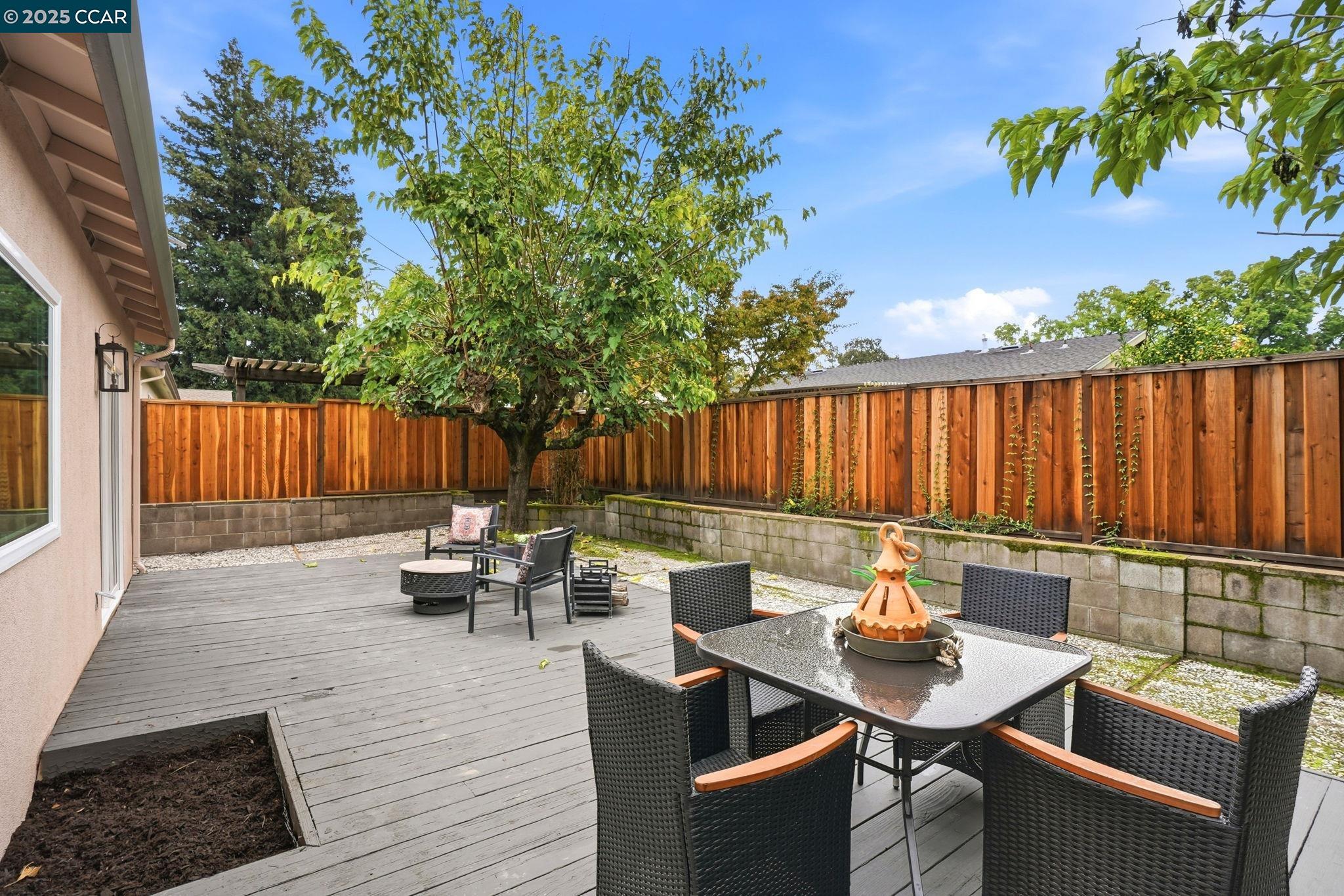 Detail Gallery Image 35 of 39 For 1400 Whitman Rd, Concord,  CA 94518 - 3 Beds | 2 Baths