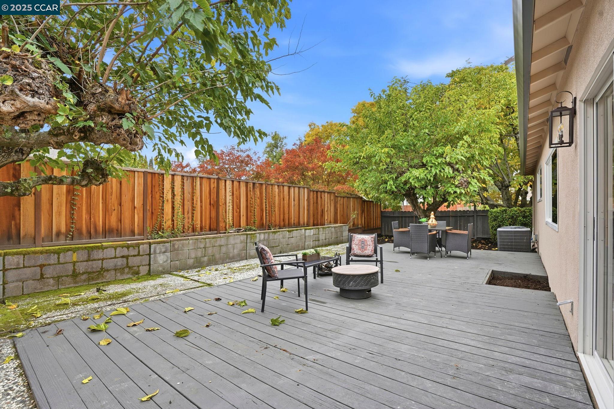 Detail Gallery Image 38 of 39 For 1400 Whitman Rd, Concord,  CA 94518 - 3 Beds | 2 Baths