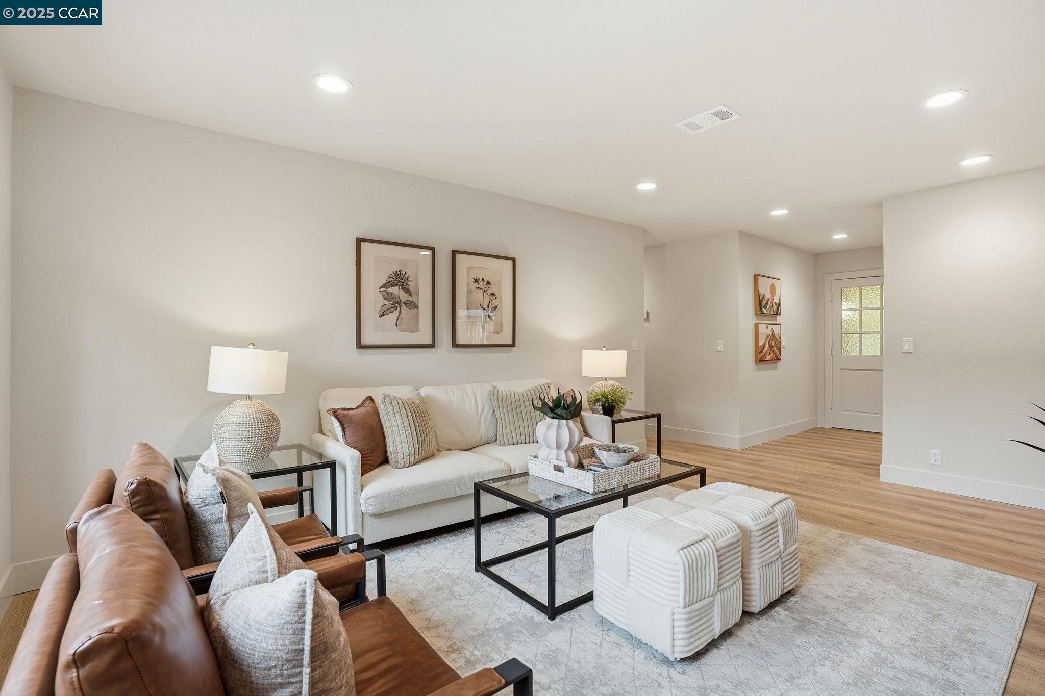 Detail Gallery Image 9 of 39 For 1400 Whitman Rd, Concord,  CA 94518 - 3 Beds | 2 Baths