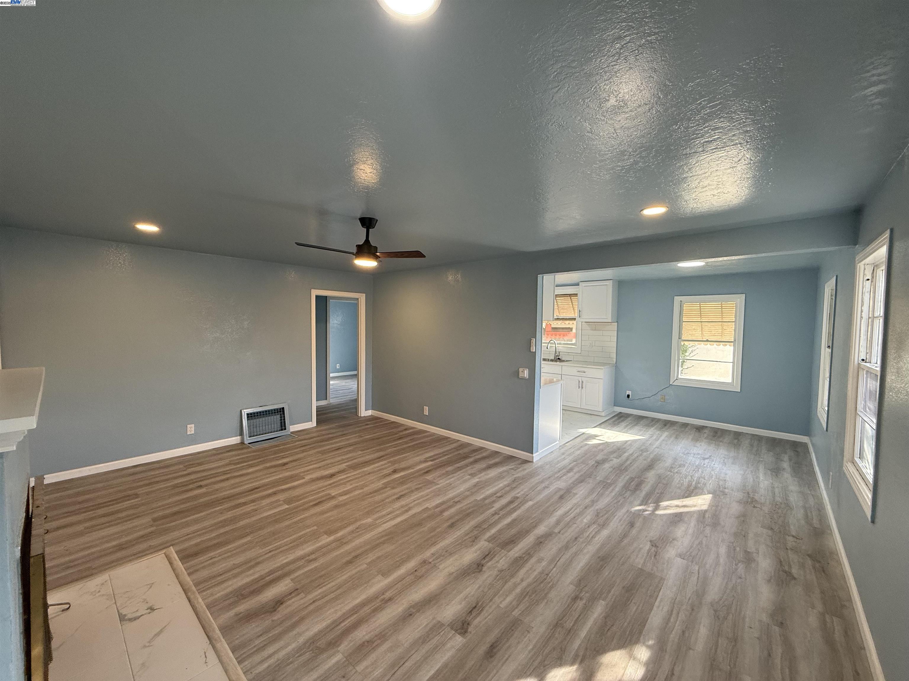 Detail Gallery Image 17 of 38 For 5500 Fruitridge Rd, Sacramento,  CA 95820 - 2 Beds | 1 Baths