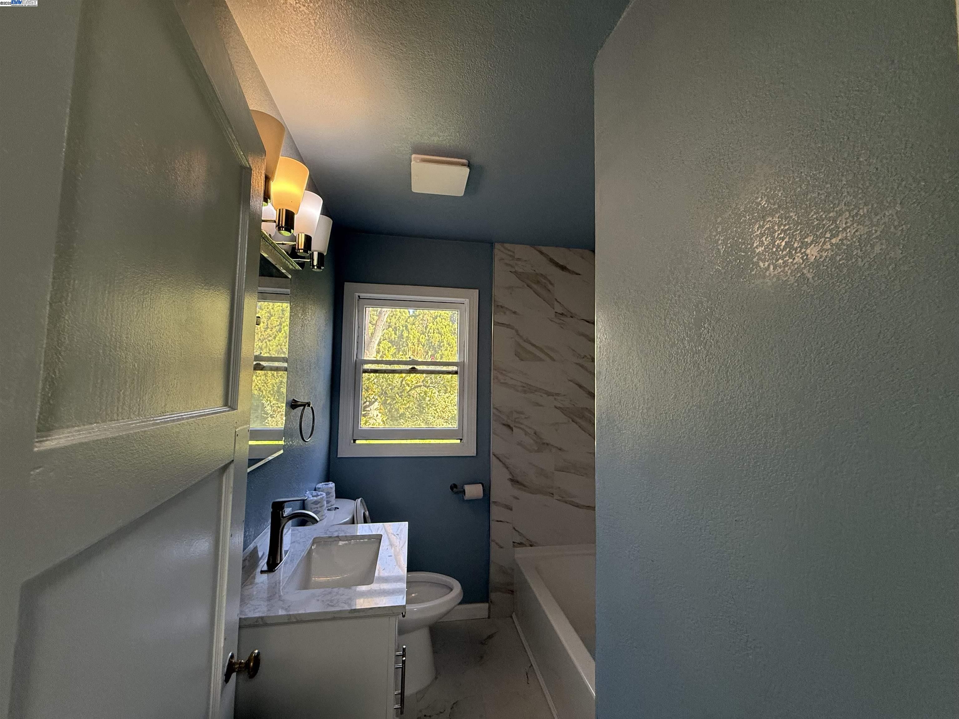 Detail Gallery Image 24 of 38 For 5500 Fruitridge Rd, Sacramento,  CA 95820 - 2 Beds | 1 Baths