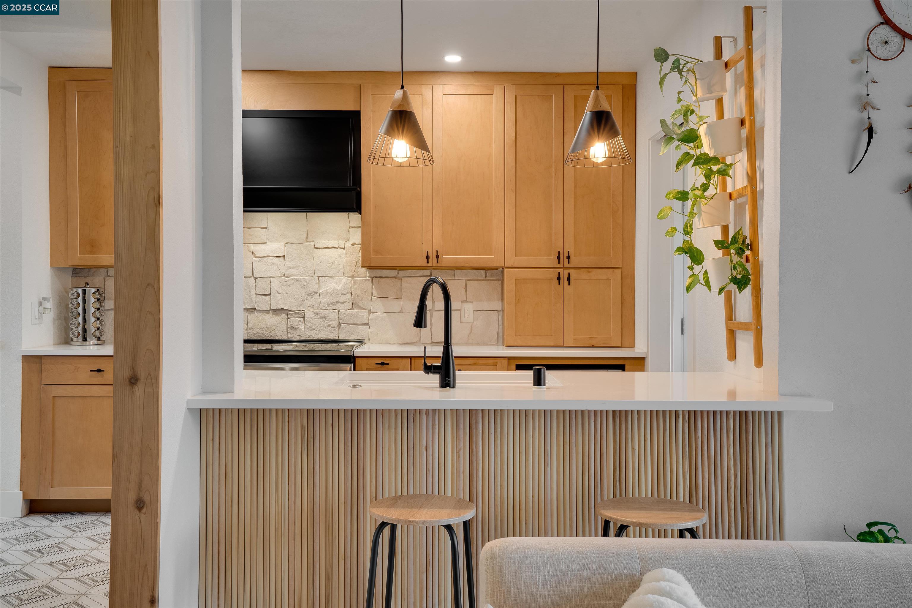 Detail Gallery Image 16 of 60 For 17 Hanns Ave, Vallejo,  CA 94590 - 4 Beds | 2 Baths