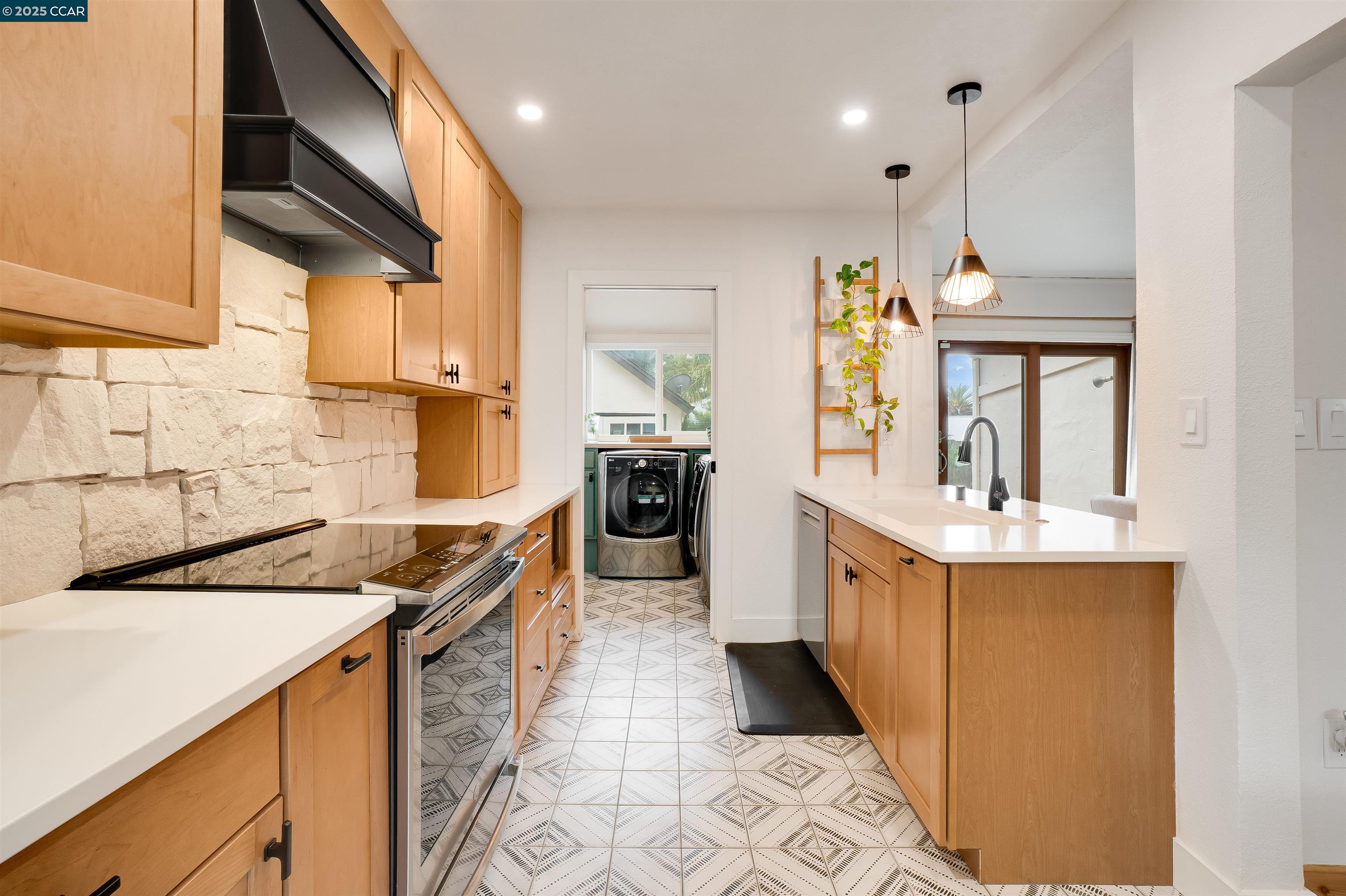 Detail Gallery Image 18 of 60 For 17 Hanns Ave, Vallejo,  CA 94590 - 4 Beds | 2 Baths