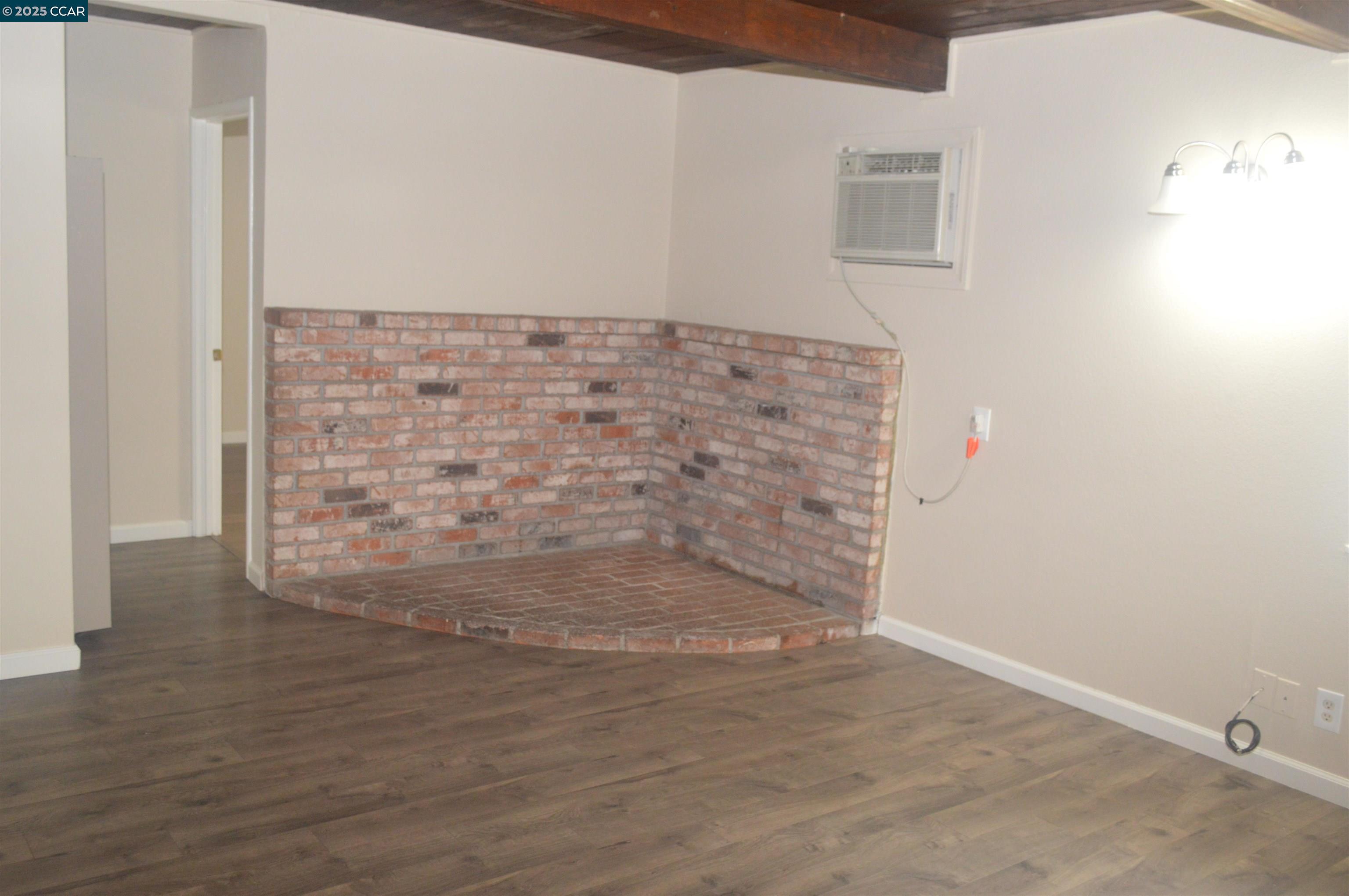 Detail Gallery Image 2 of 19 For 92 Beach Dr, Bay Point,  CA 94565-1407 - 3 Beds | 1 Baths