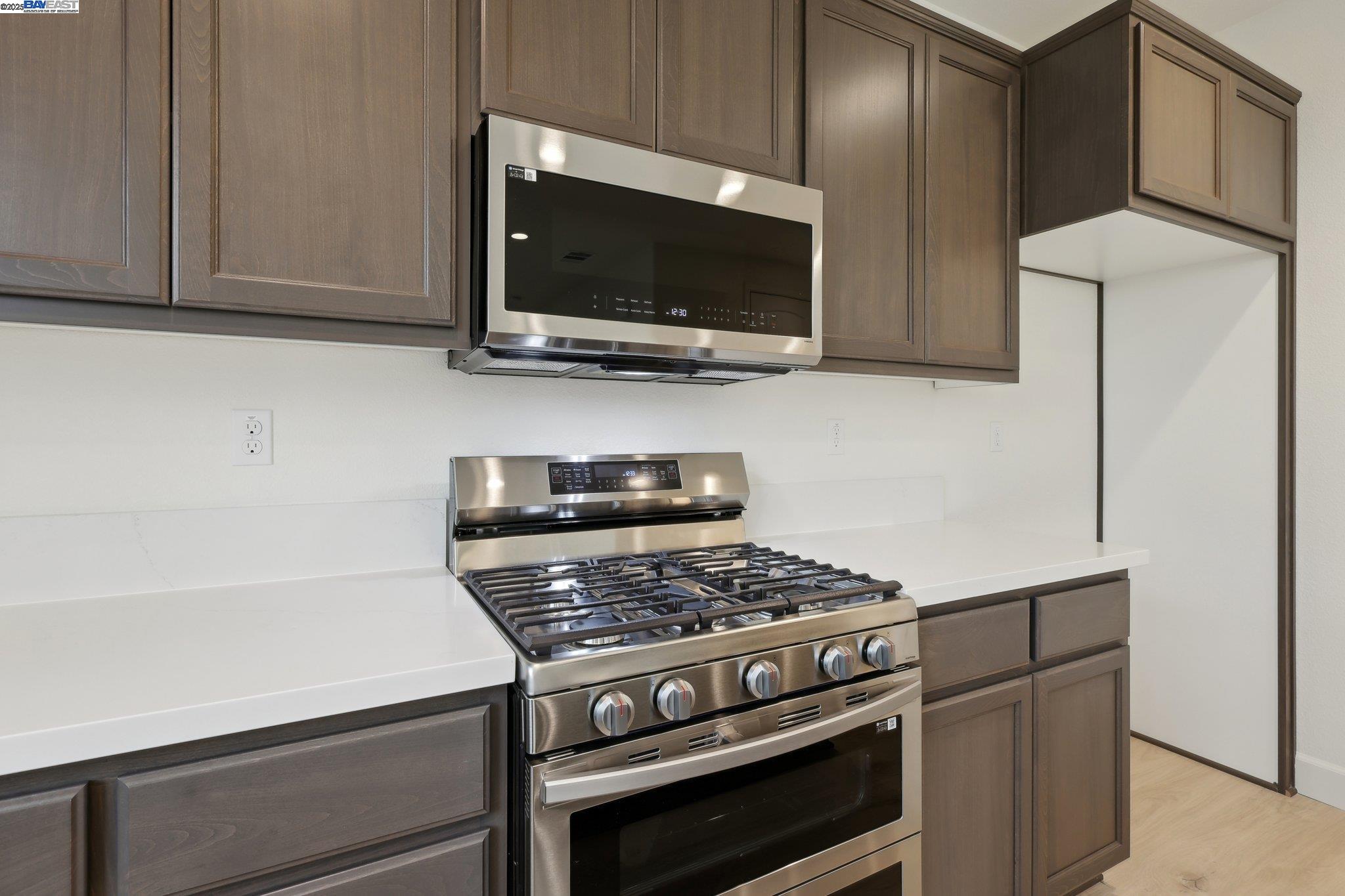 Detail Gallery Image 11 of 35 For 231 Mindy Way, Pittsburg,  CA 94565 - 3 Beds | 2/1 Baths