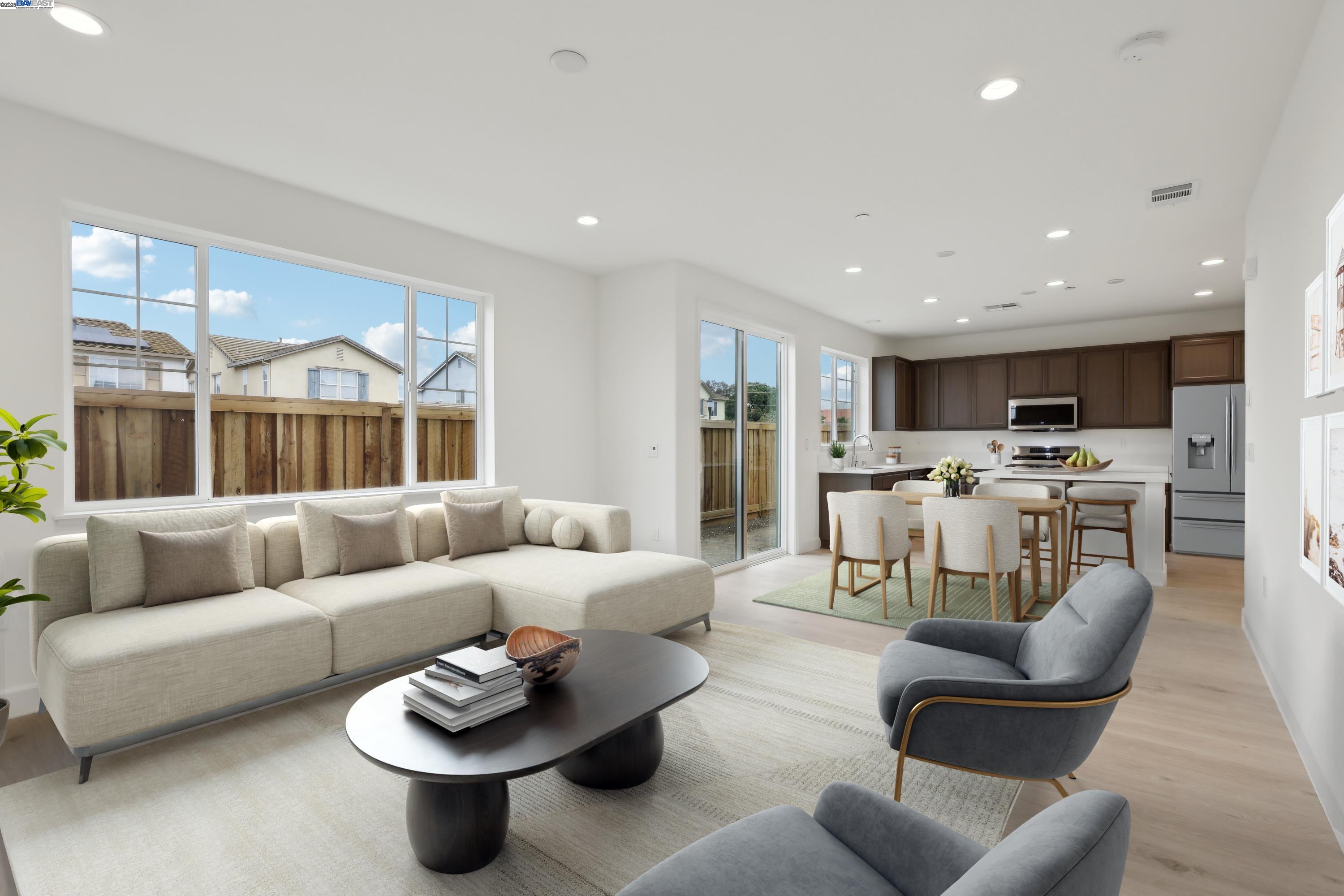 Detail Gallery Image 14 of 31 For 231 Mindy Way, Pittsburg,  CA 94565 - 3 Beds | 2/1 Baths