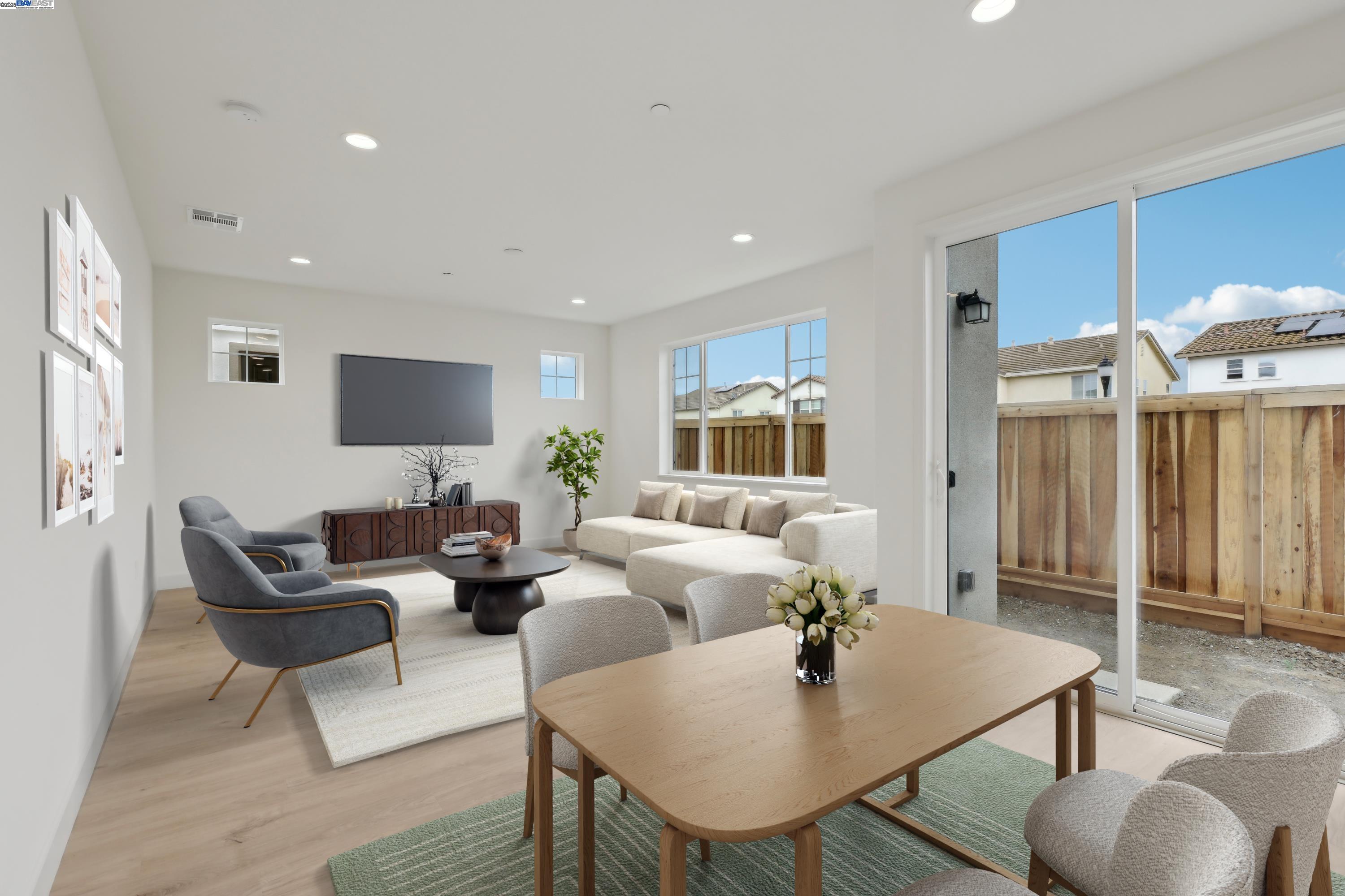 Detail Gallery Image 15 of 31 For 231 Mindy Way, Pittsburg,  CA 94565 - 3 Beds | 2/1 Baths