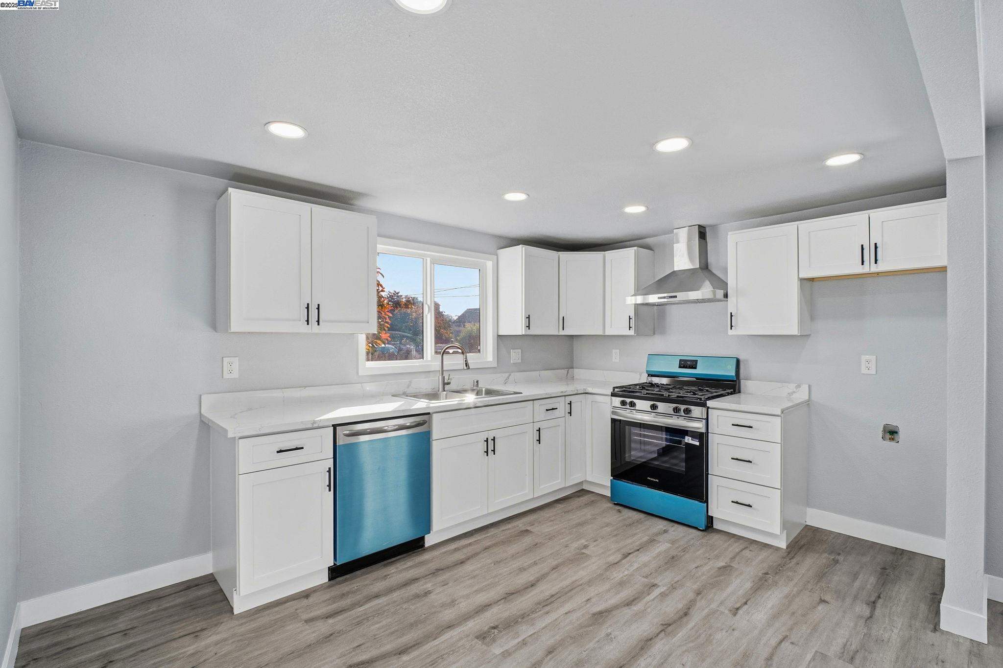 Detail Gallery Image 10 of 33 For 38016 Vallejo St, Fremont,  CA 94536 - – Beds | – Baths