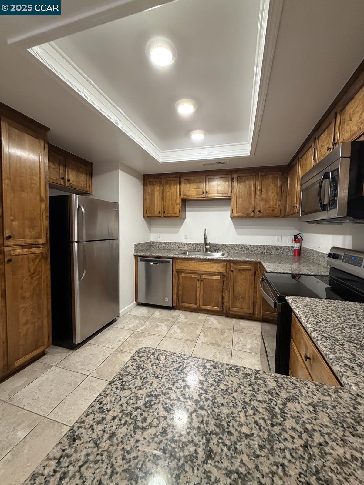 Detail Gallery Image 19 of 40 For 105 via Cabrera Ln, Martinez,  CA 94553 - 3 Beds | 2/1 Baths