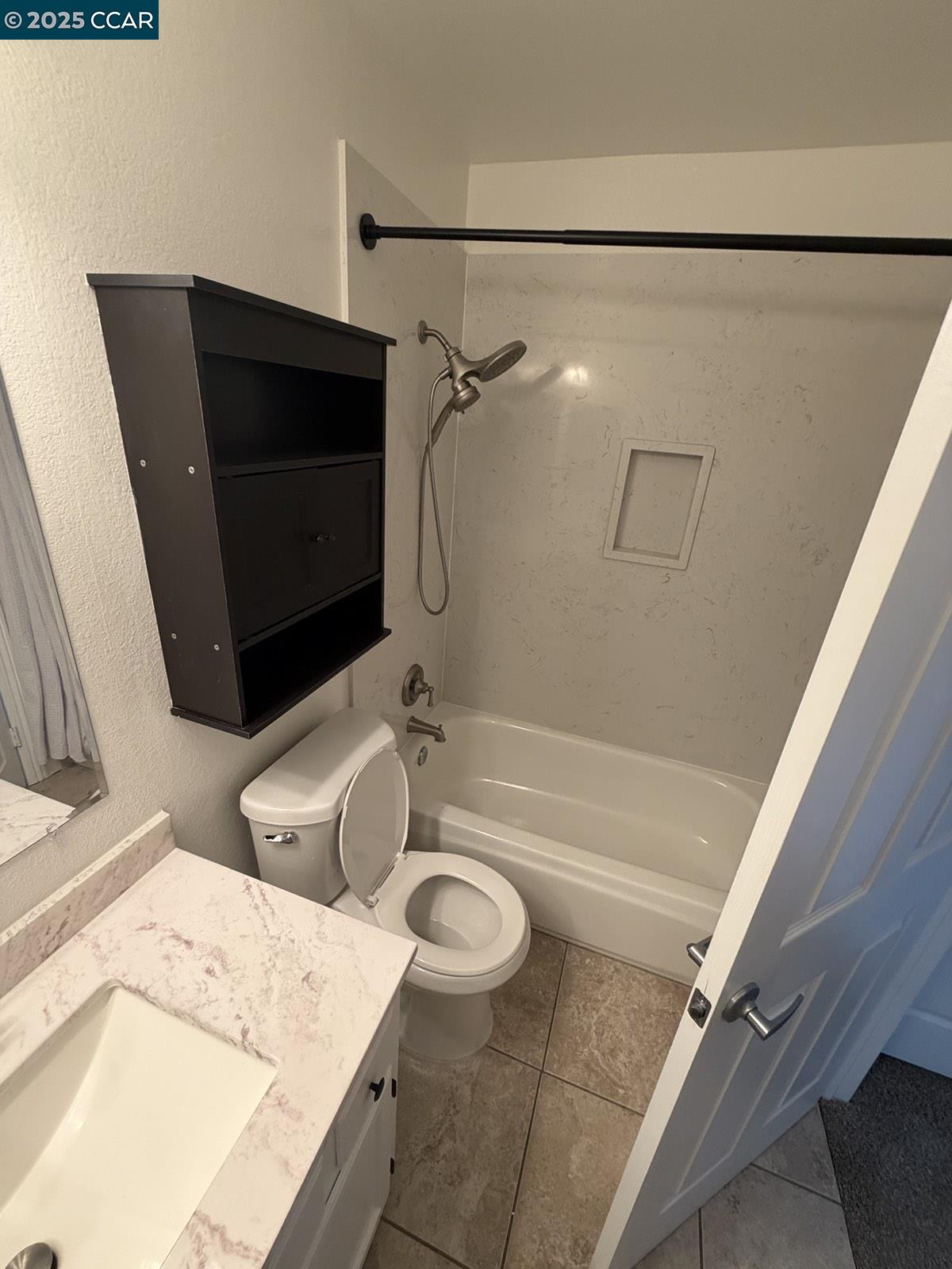 Detail Gallery Image 27 of 40 For 105 via Cabrera Ln, Martinez,  CA 94553 - 3 Beds | 2/1 Baths